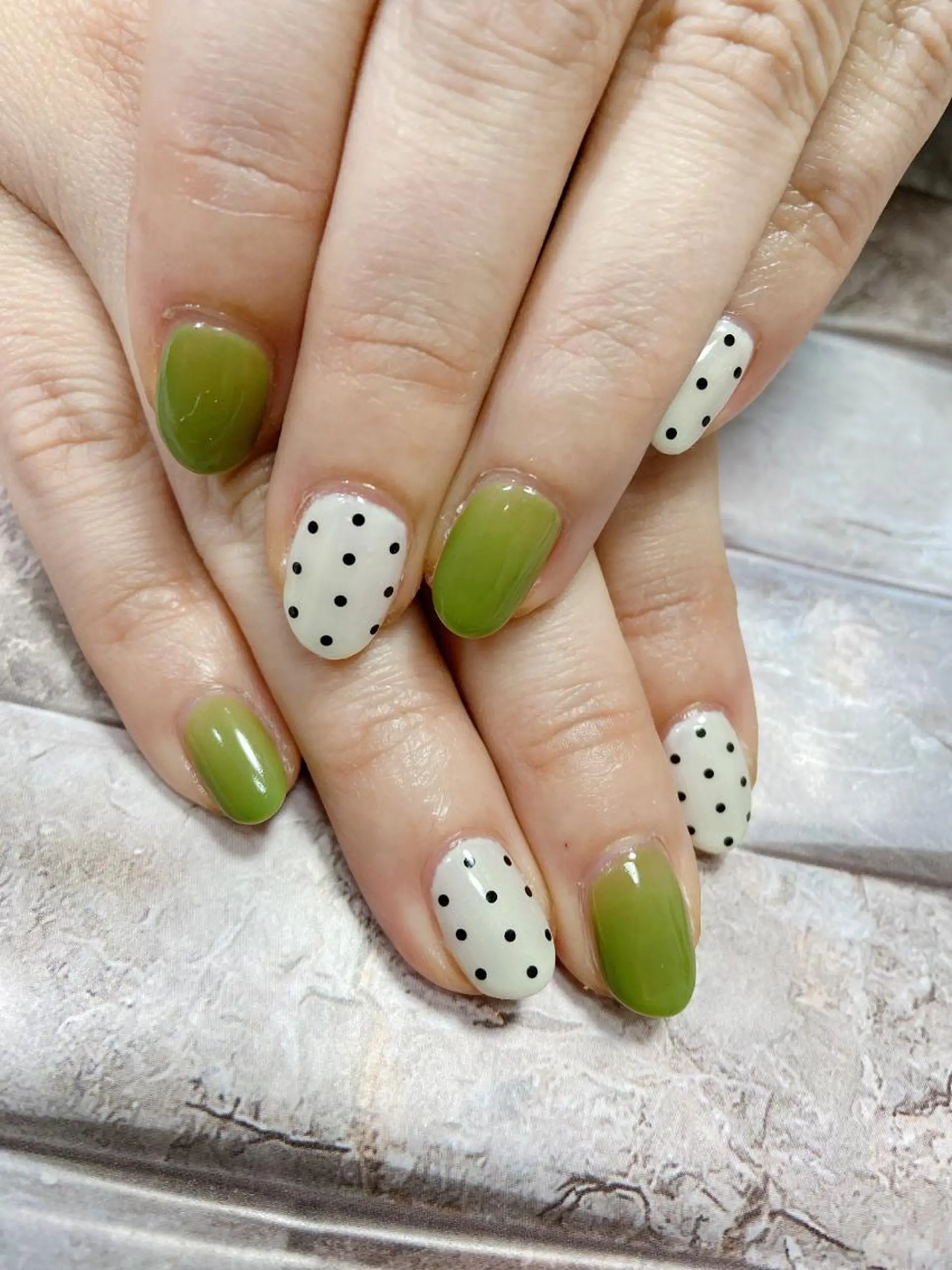 ネイル ドット ハンドネイル フットネイル Lokahi NAILのネイルデザイン