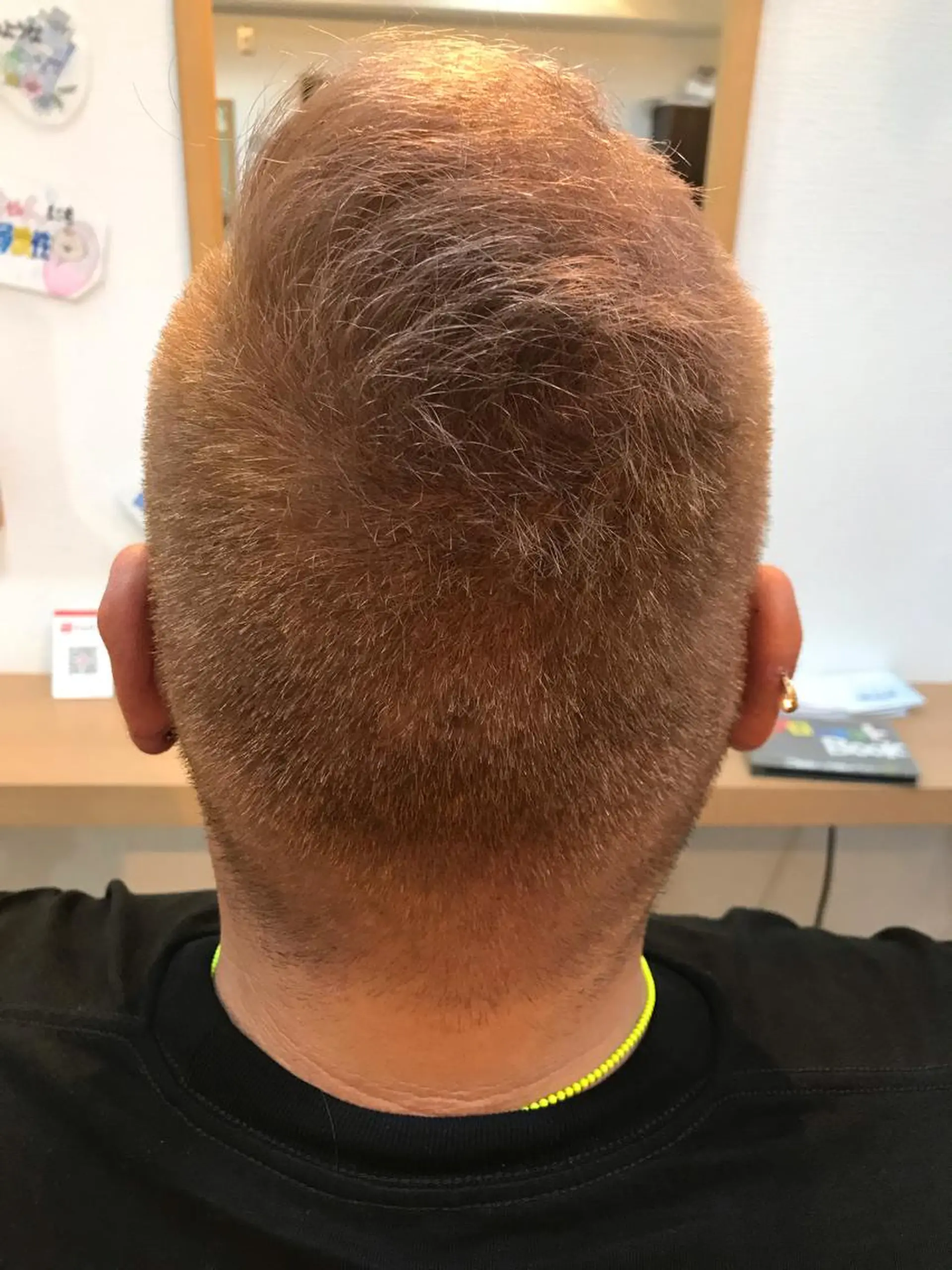 カラー Clochette所属・江原 通仁のヘアスタイル