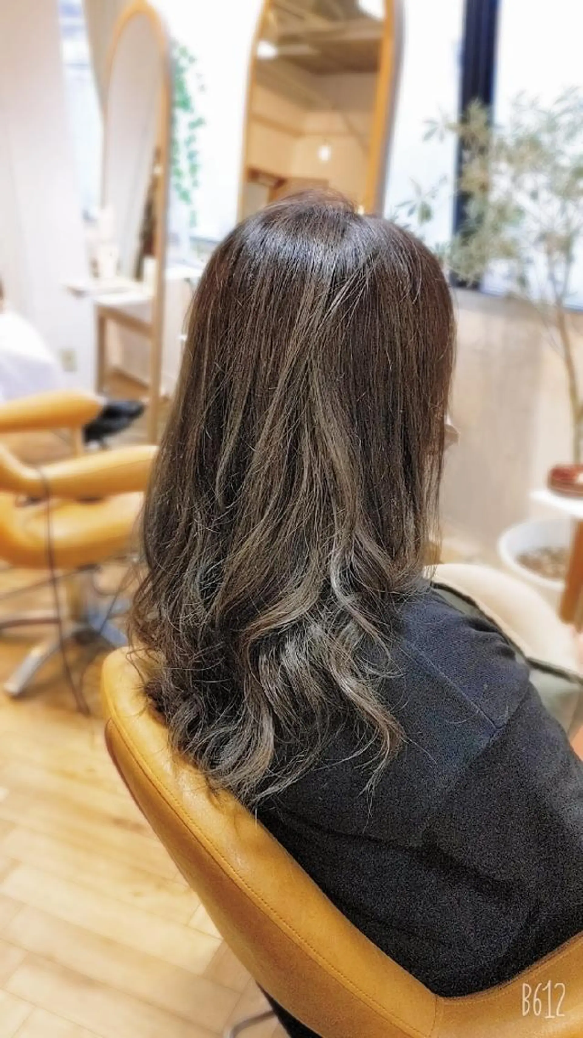 ロング カラー バレイヤージュ レイヤーカット 中野 雅子のヘアスタイル