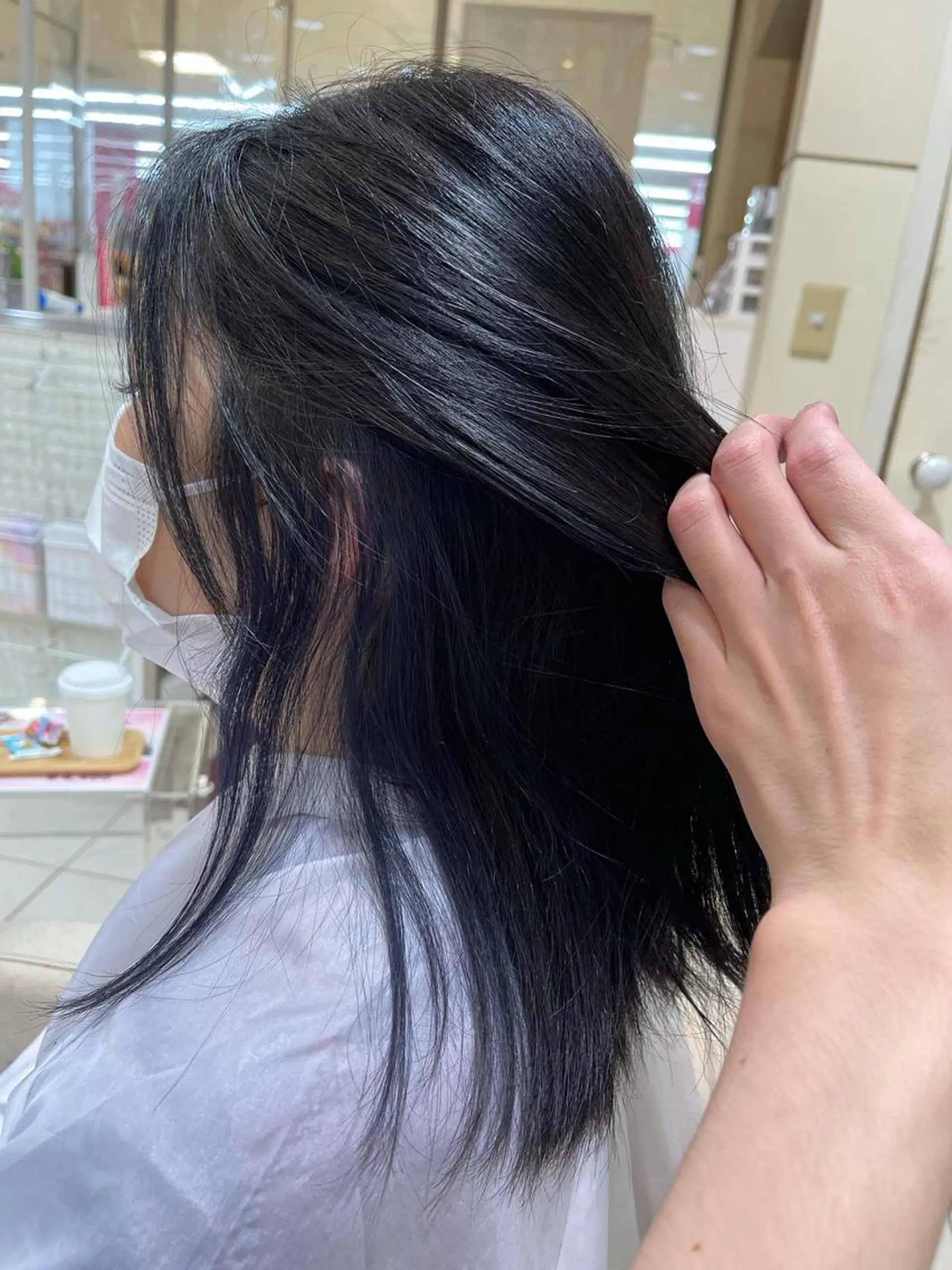 セミロング カラー カネヒラ リョウスケのヘアスタイル