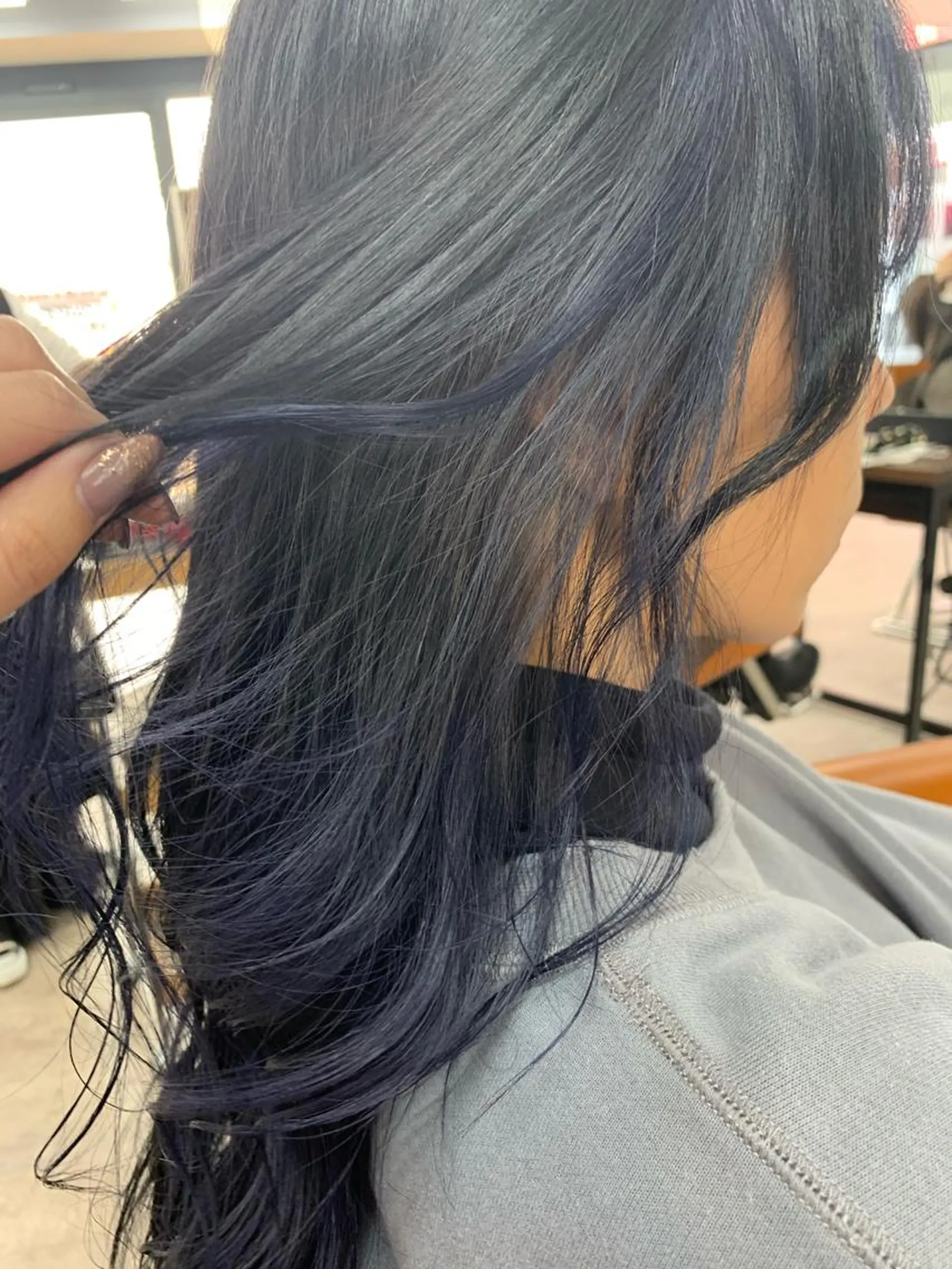 ロング カラー ミストバング ブリーチ フェイスフレーミング ネイビーカラー 🌸星名 萌々🌸 Recharme新保のヘアスタイル