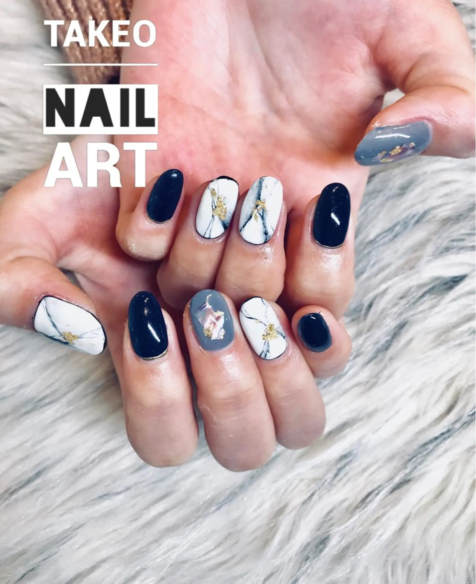 ミディアム ネイル 大理石ネイル(マーブル) ネイビー ハンドネイル ハンドケア nail&eye Aoのマツエク・マツパデザイン