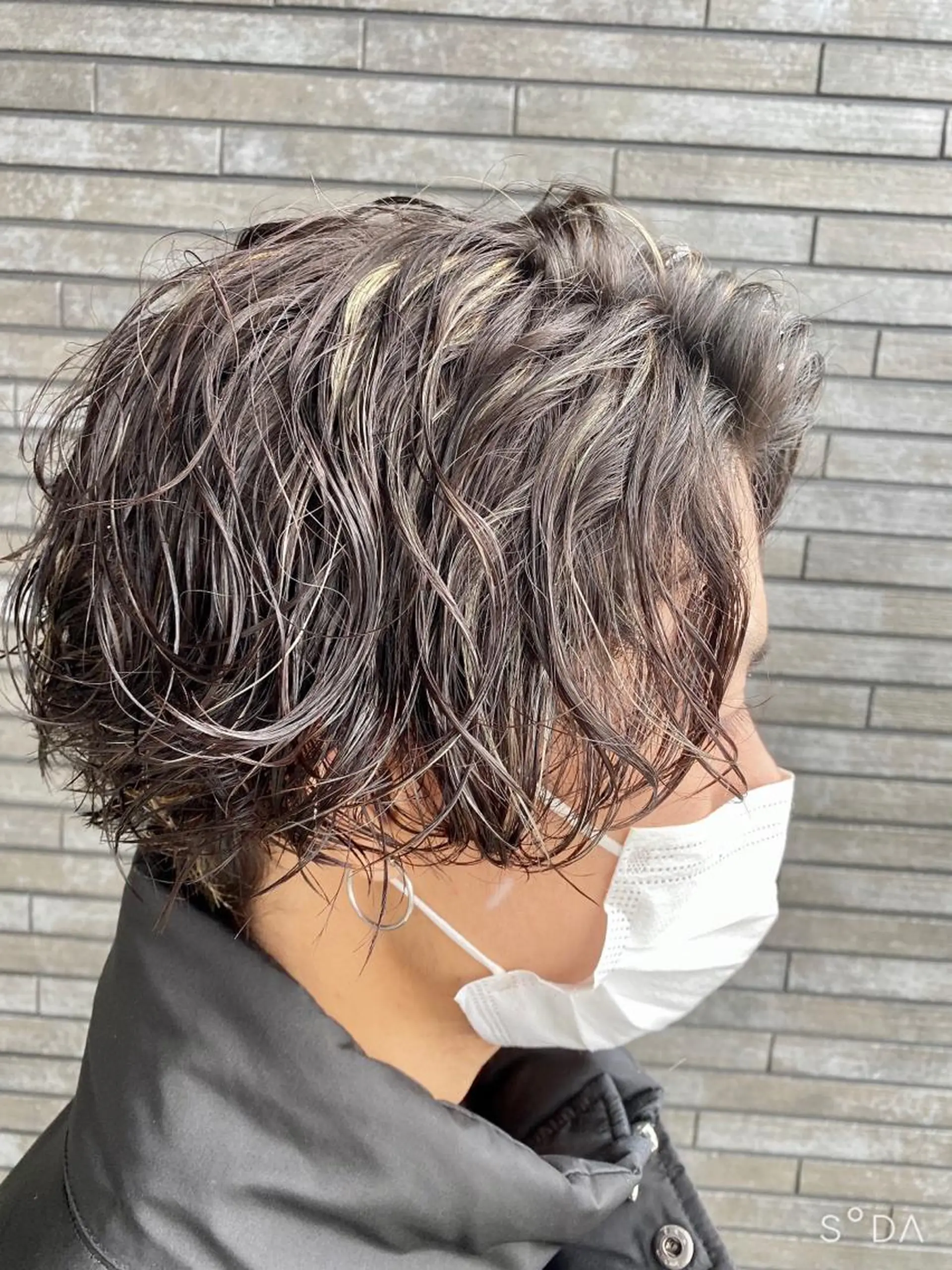 ミディアム カラー パーマ ミディアムパーマ ハイライトカラー ハイライト Kobayashi ハイライト/ショートのヘアスタイル