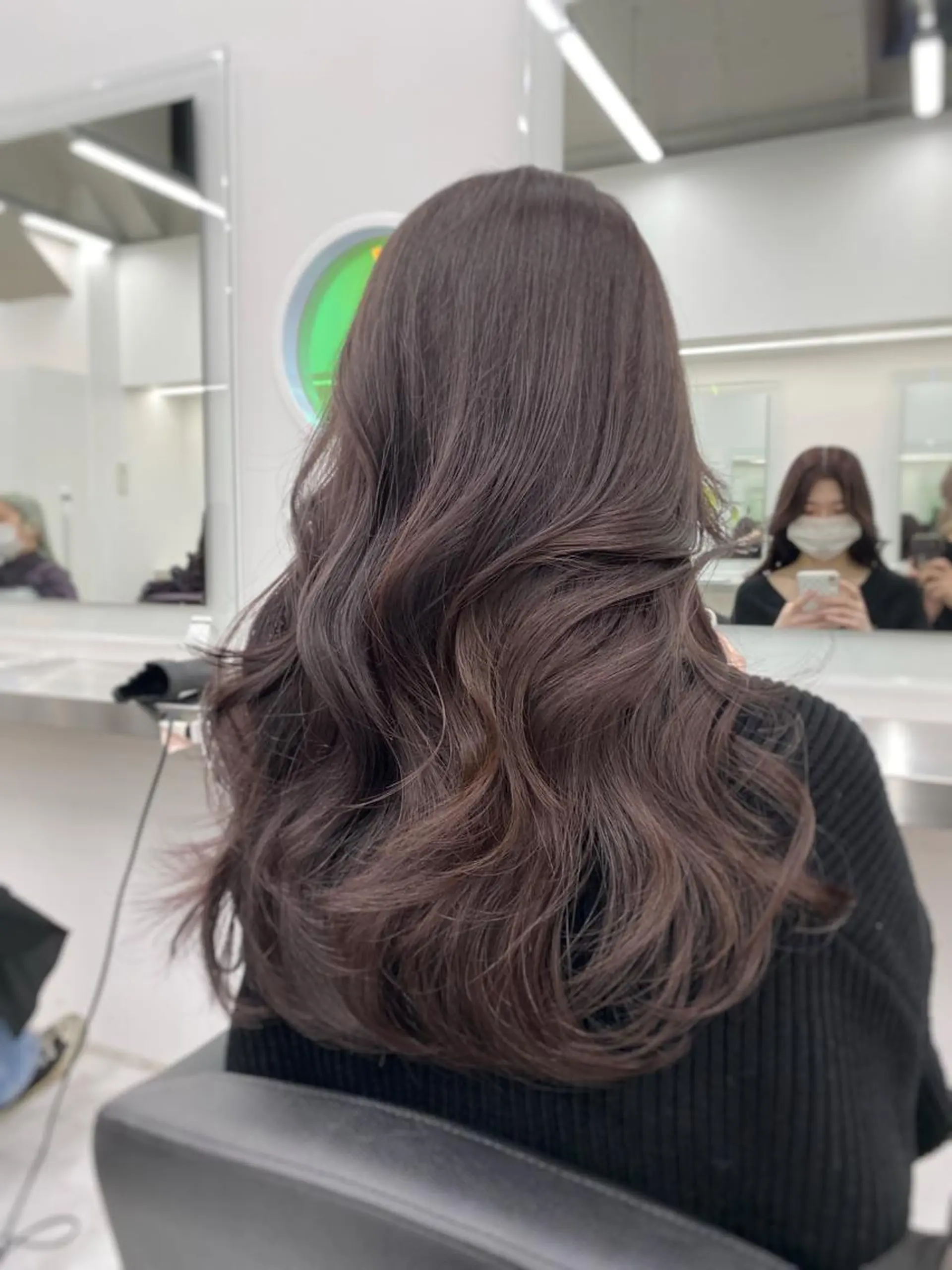 ロング カラー カット ヘアカラー 大人っぽ韓国レディ レイヤー🤍渋谷のヘアスタイル