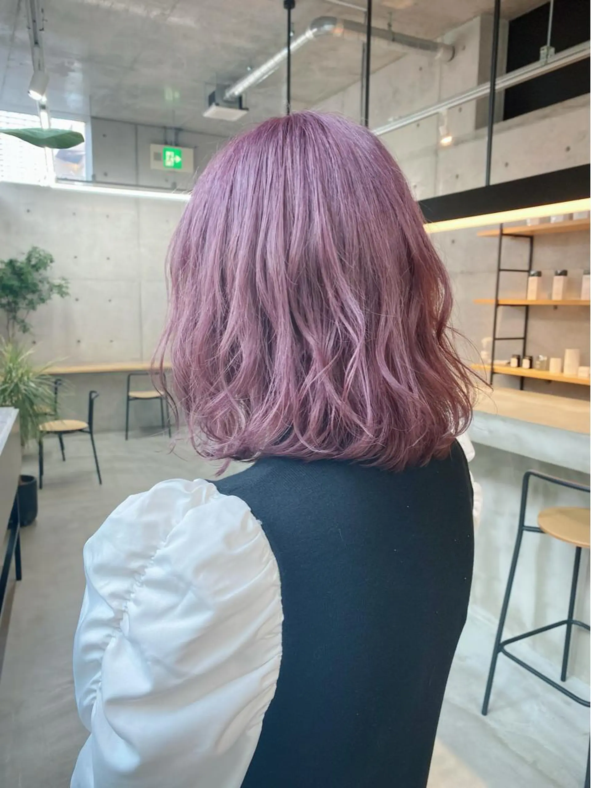 ミディアム カラー ヘアアレンジ ブリーチ ピンクカラー ピンクパープル パープルカラー son hair HIROEのヘアスタイル