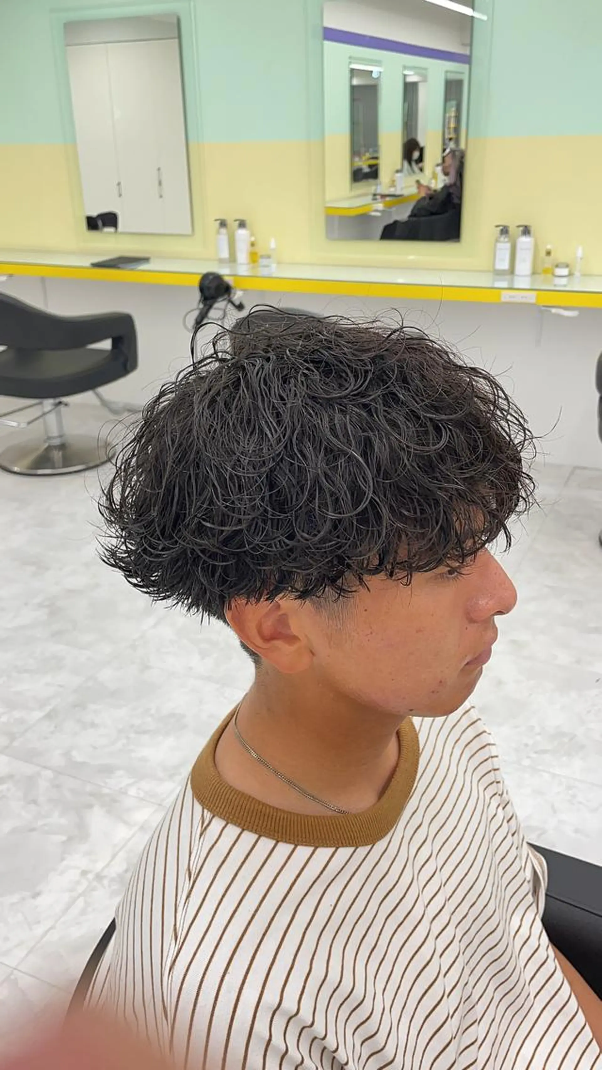 ショート パーマ ヘアアレンジ メンズ 顔まわりカット の達人のヘアスタイル