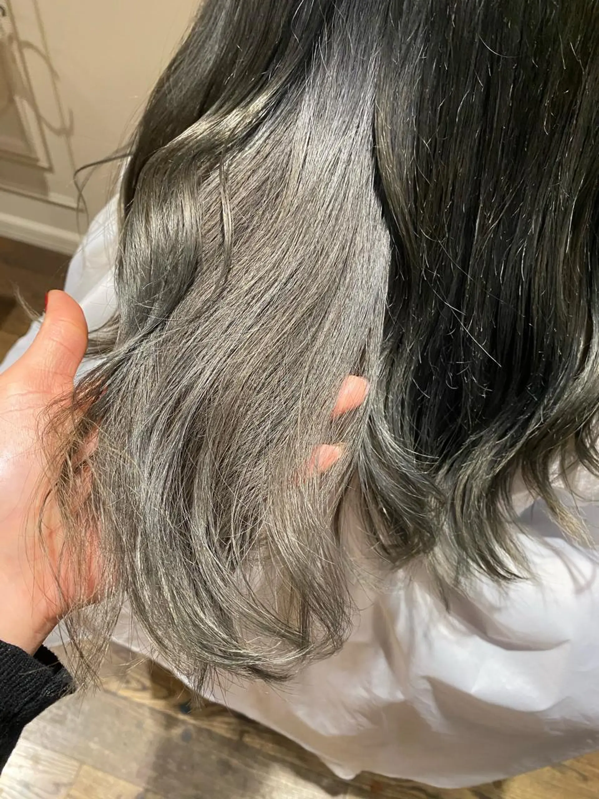 ロング カラー WADA SAKIのヘアスタイル