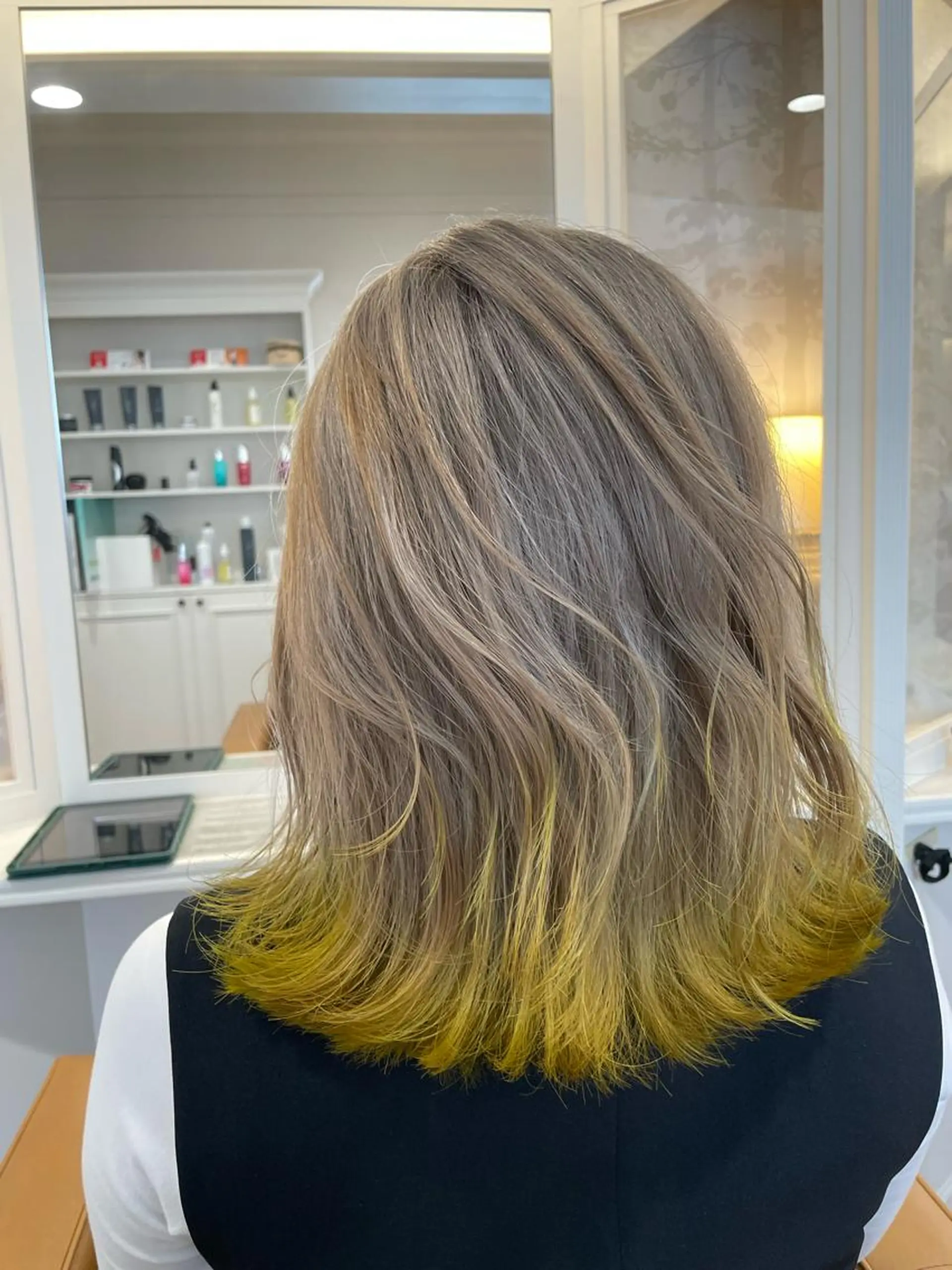 ミディアム ヘアカラー トリートメント ブリーチ毛矯正.髪質 改善.髪にドラマをのヘアスタイル