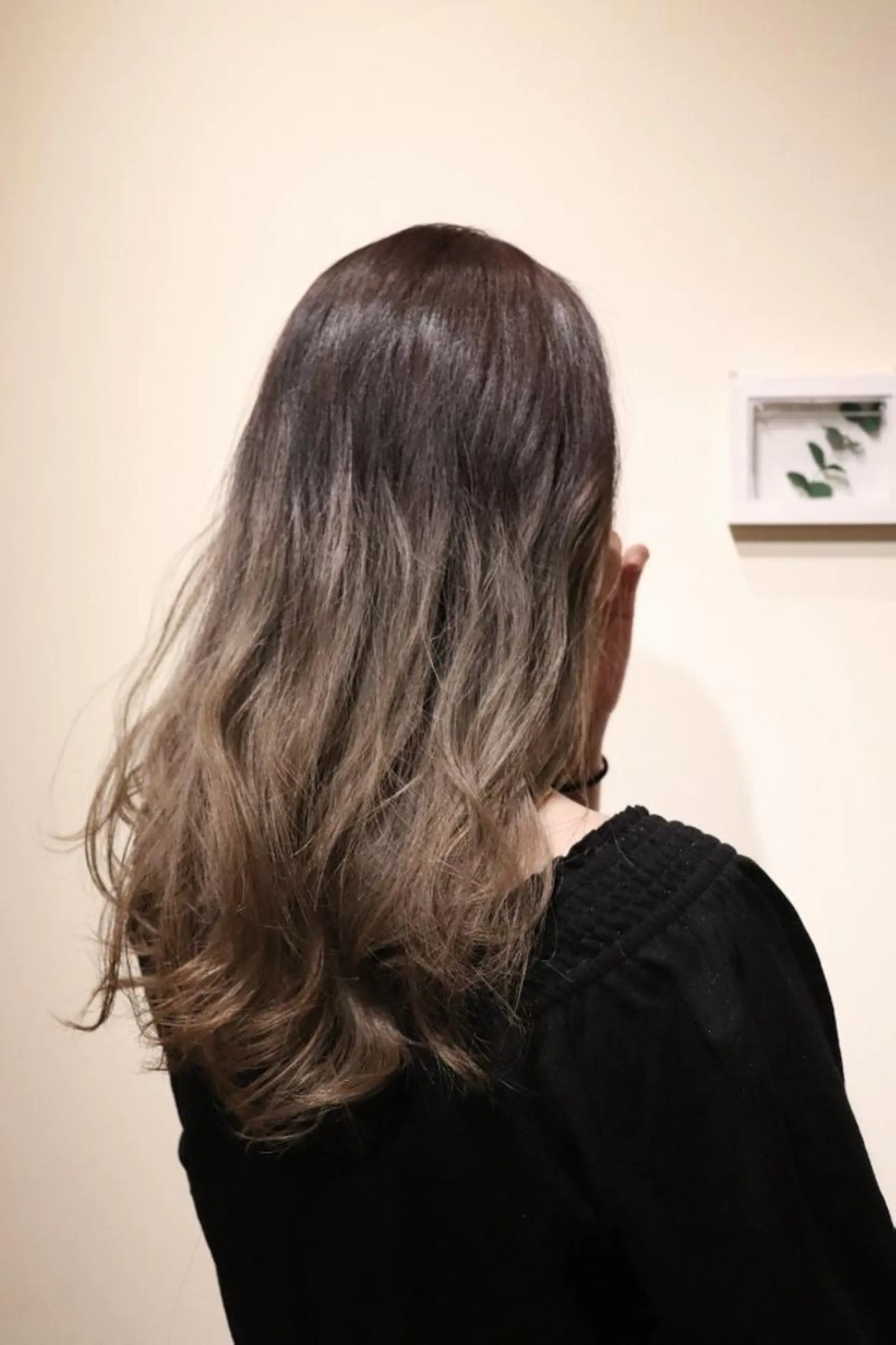 カラー ロング バレイヤージュ 外国人風カラー レイヤーカット 尾野 恭平のヘアスタイル