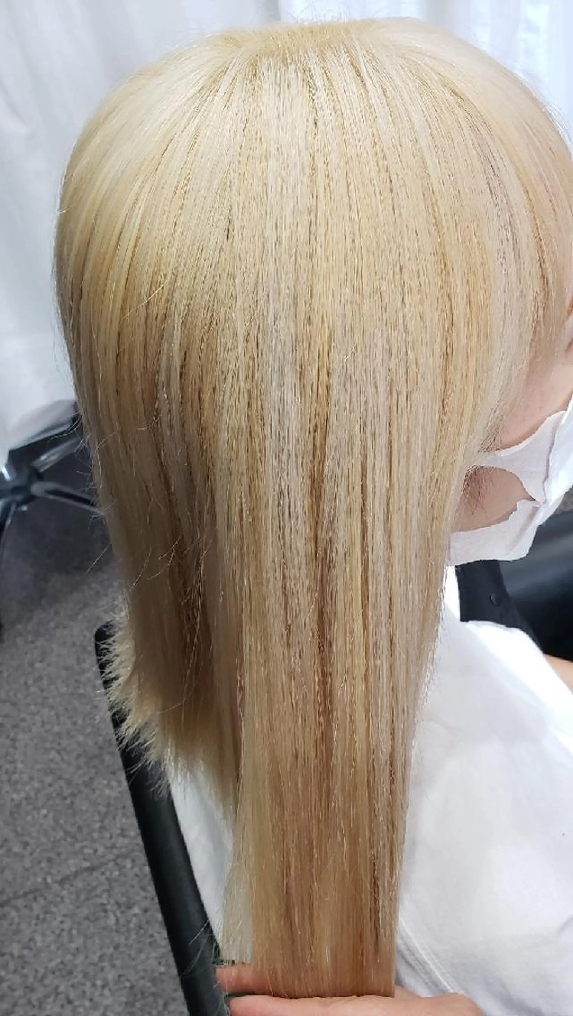 ミディアム カラー ブリーチ ブロンド カット ヘアカラー トリートメント 黒田 かな子のヘアスタイル