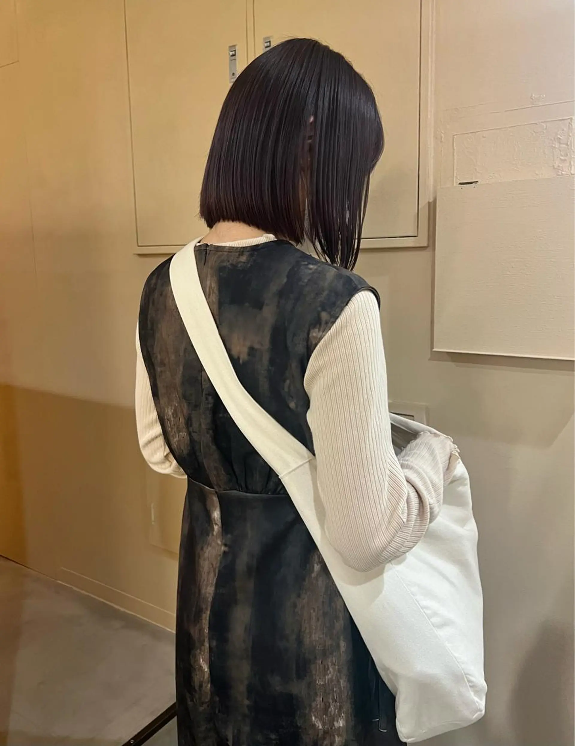 ミディアム カラー ブリーチ 透明感カラー グレージュ ラベンダーカラー ラベンダーグレージュ 渡部 真世のヘアスタイル