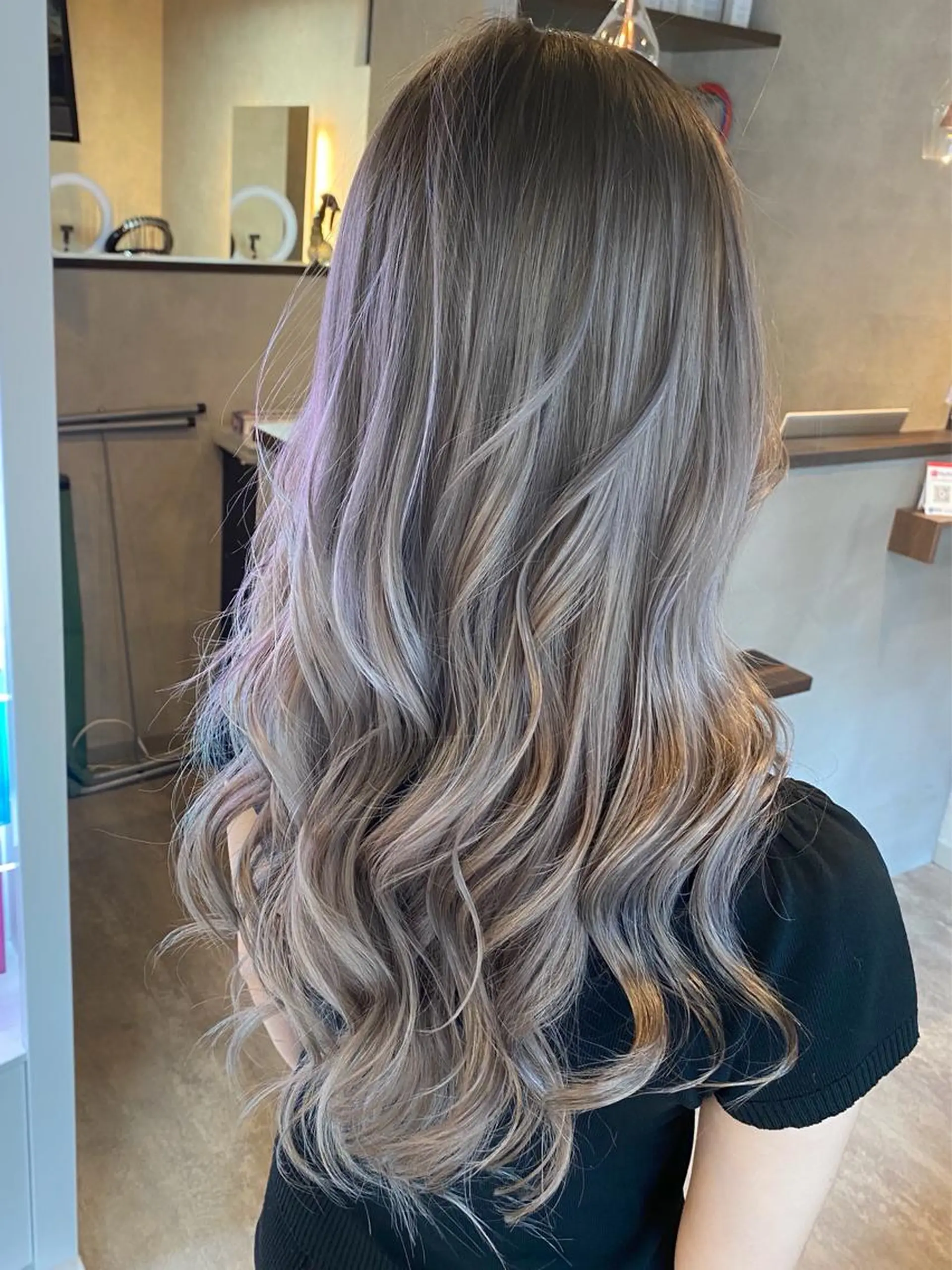 ロング カラー アッシュ バレイヤージュ ベージュカラー ブリーチ グラデーションカラー ヘアカラー トリートメント RIENSリエンス ✂️木村康二✂️のヘアスタイル