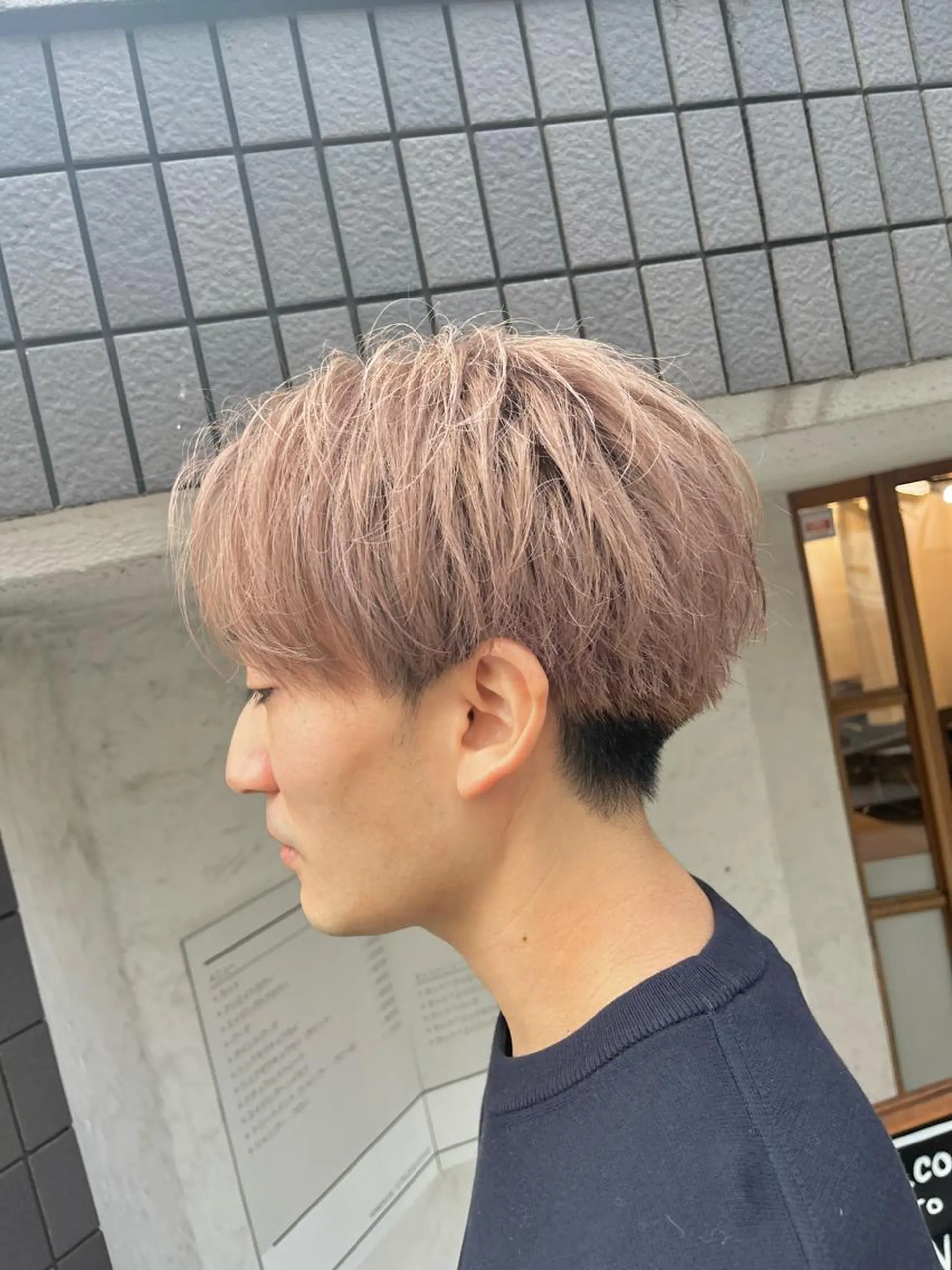 カラー メンズ センターパート ベージュカラー ミルクティーベージュ ヘアカラー FUJINO RYOのヘアスタイル