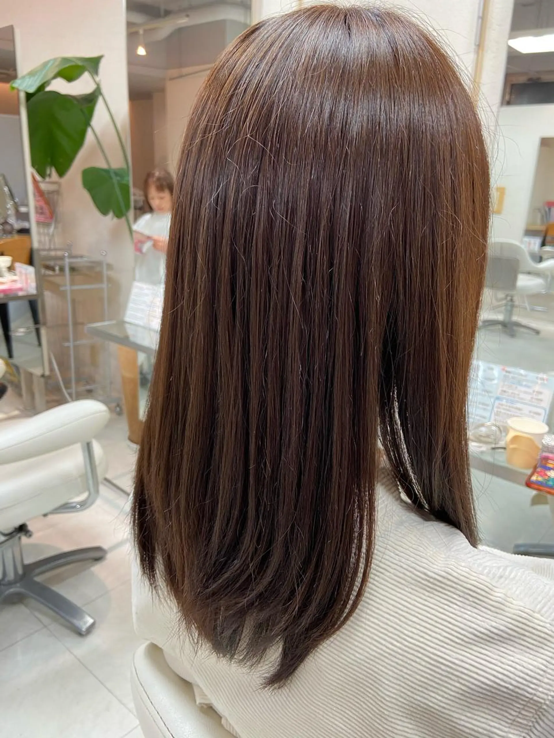 セミロング カラー ブリーチ ブリーチなしカラー カット ヘアカラー トリートメント 菊地 美憂のヘアスタイル