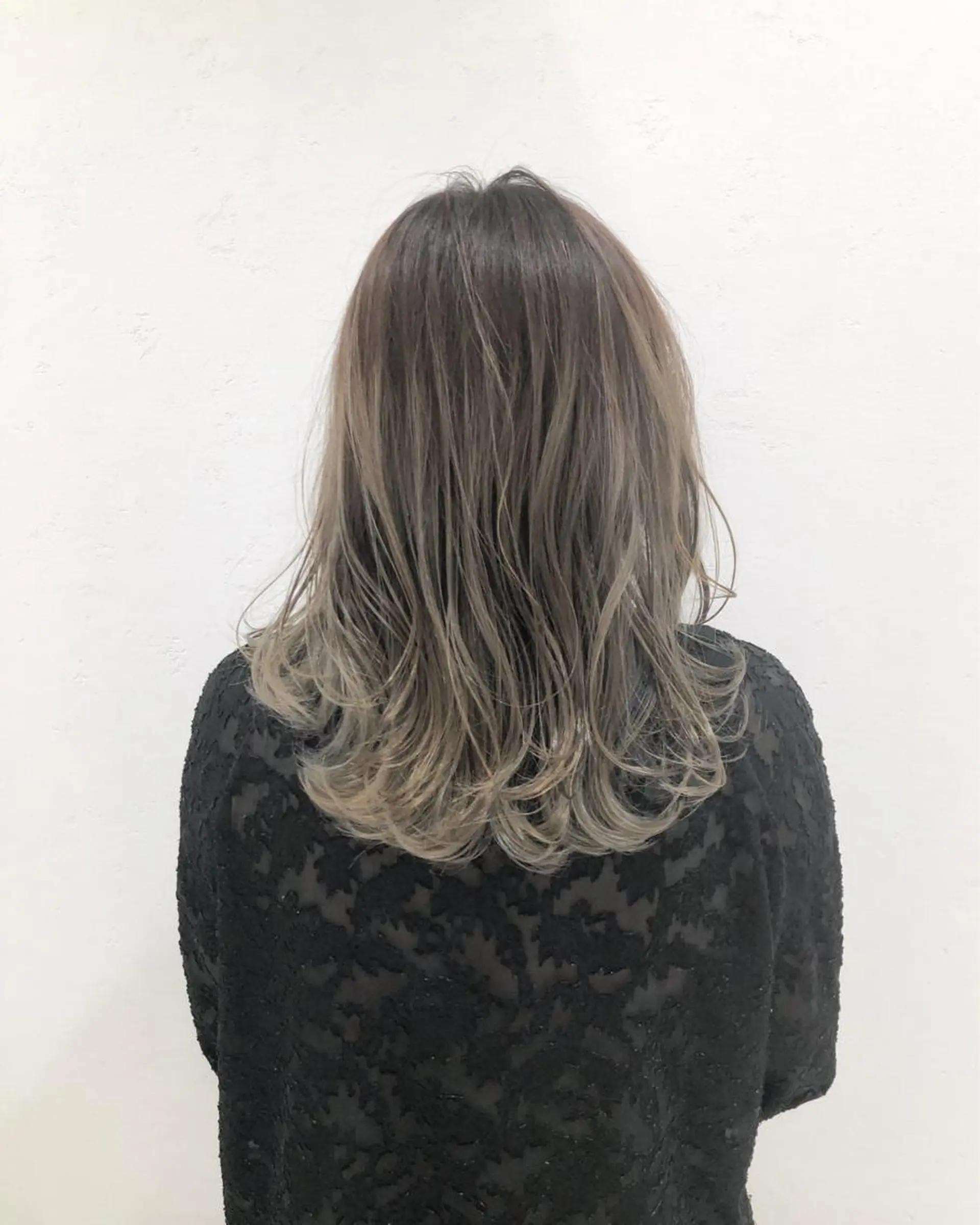 セミロング カラー バレイヤージュ ベージュカラー レイヤーカット ニュアンスカラー🫧 加納のヘアスタイル