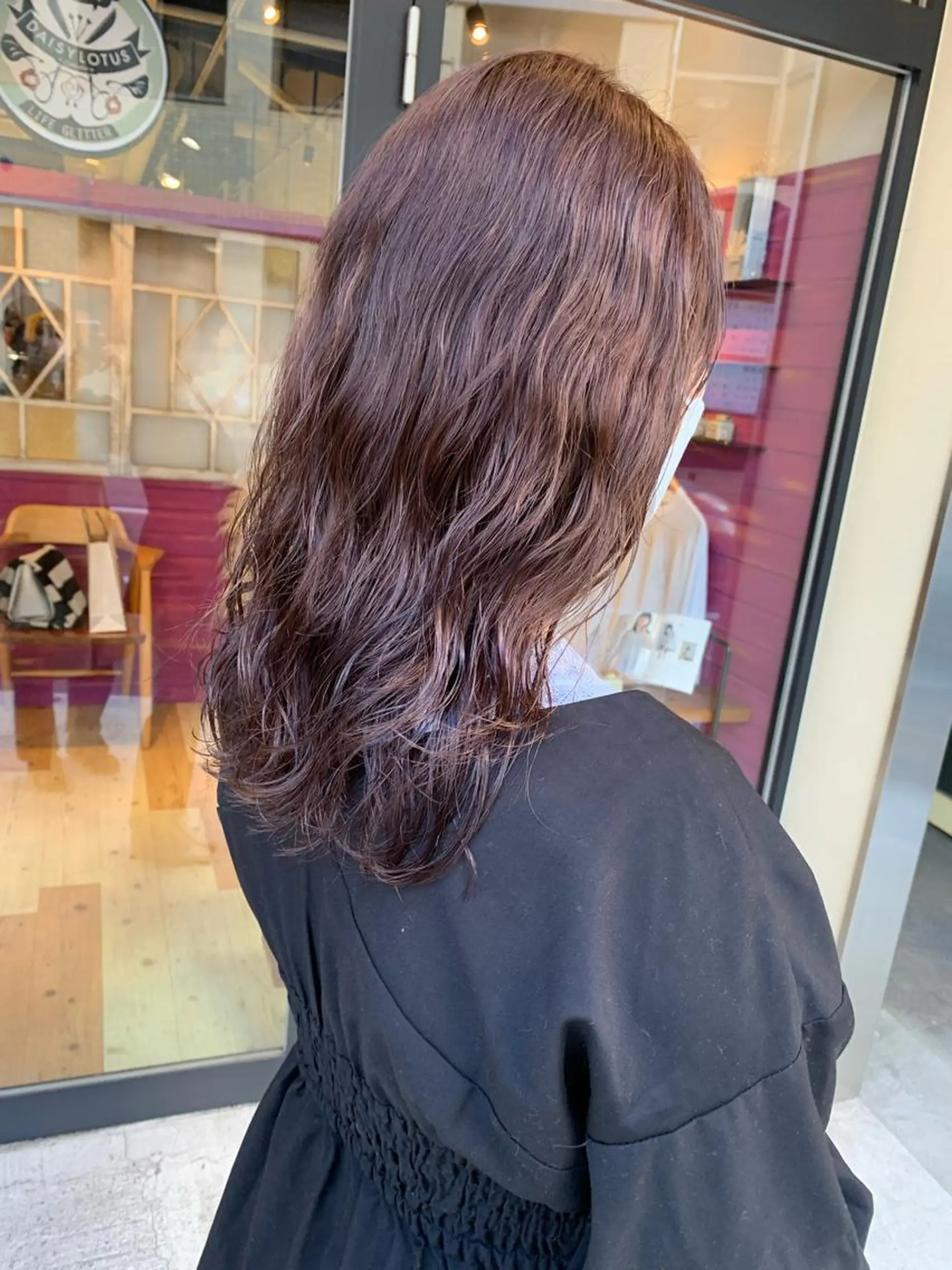 ロング カラー パーマ hair make DAISY LOTUS所属・MAYU🪡 透明感カラー/耳ツボのヘアスタイル