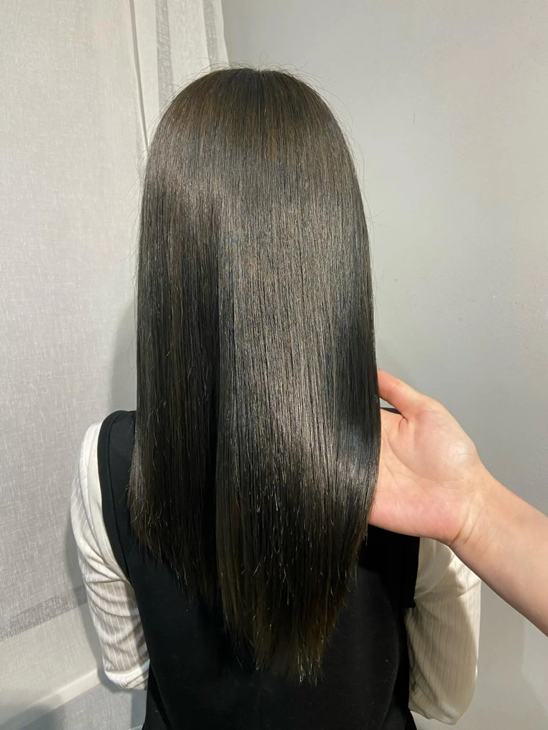 セミロング カラー グレージュ オリーブグレージュ オリーブグレー 【arc】 佐藤未希穂/ショートのヘアスタイル