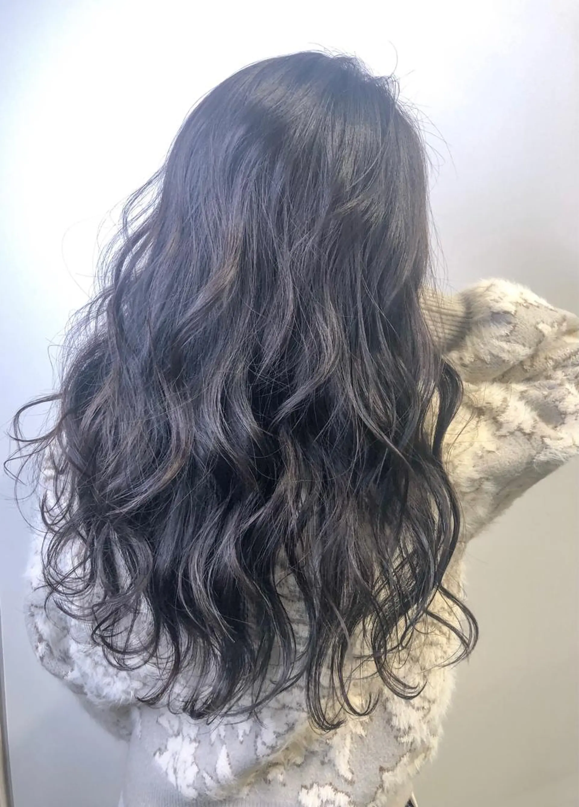 ロング アッシュ アッシュグレー salowin郡山所属・佐藤 結花のヘアスタイル