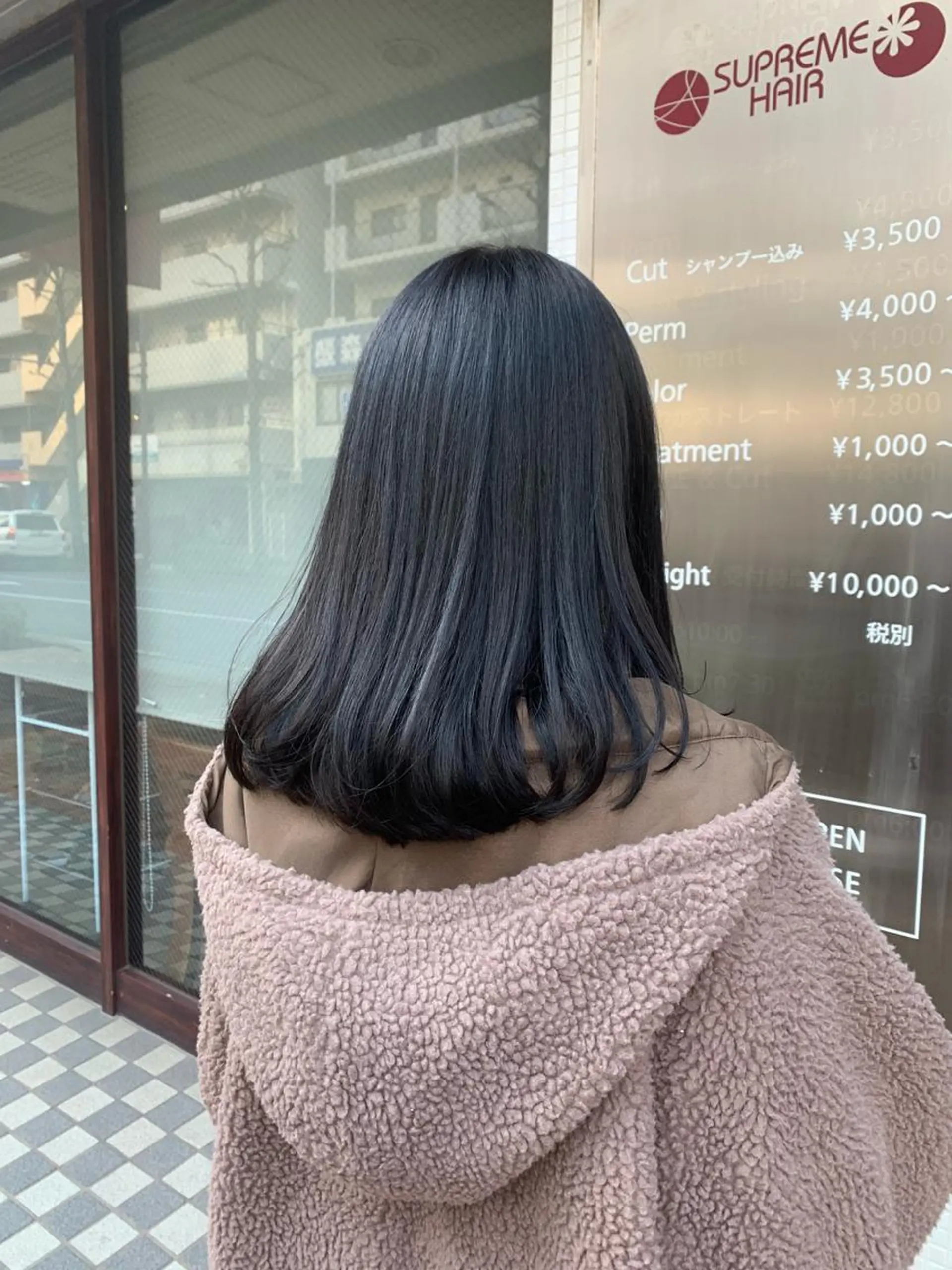 セミロング カラー 黒髪 ブリーチ ブルーカラー SUPREME HAIR 船橋店所属・サプリームヘア 飯田みち瑠のヘアスタイル