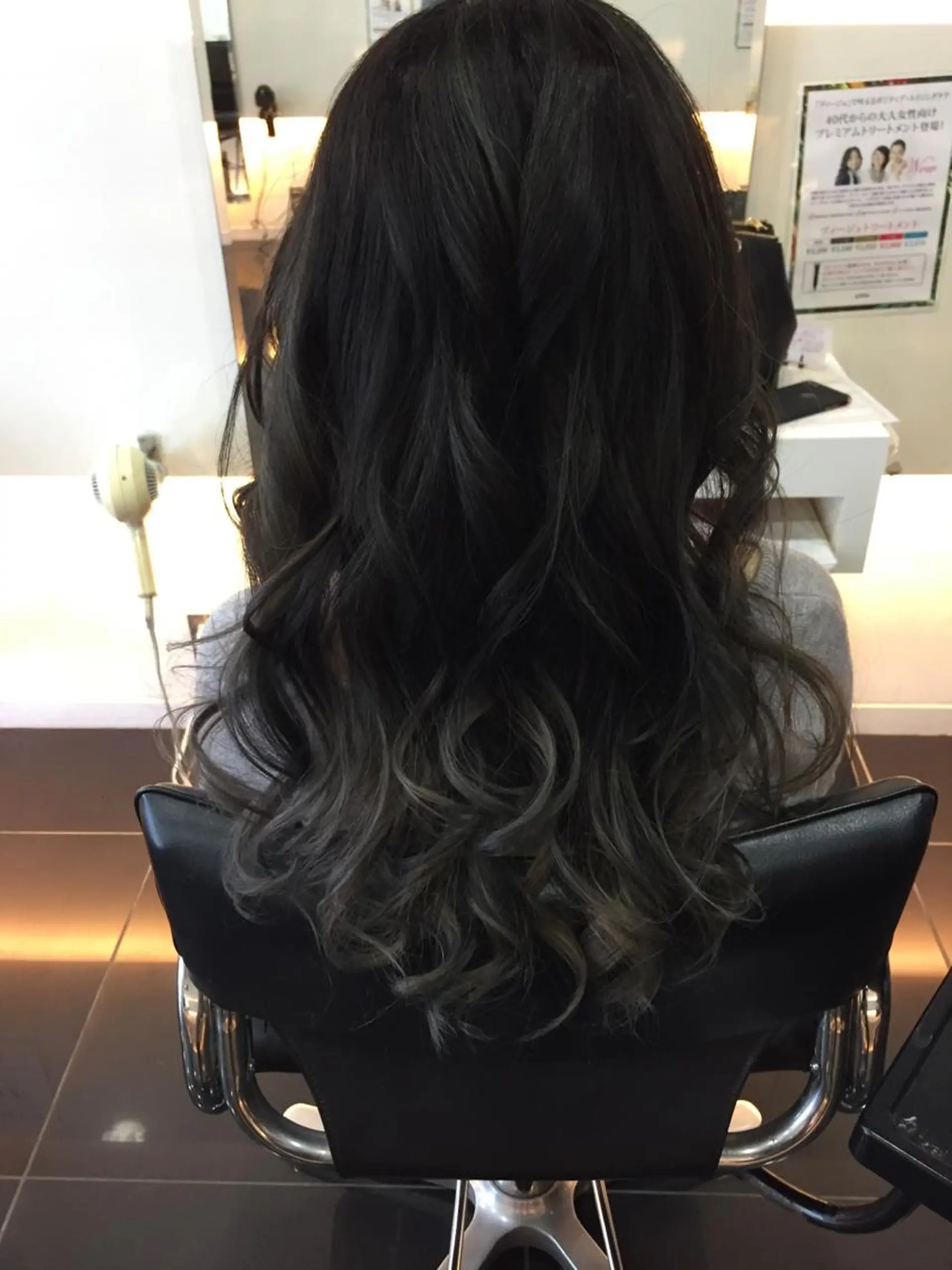 ロング カラー アッシュ ブルーカラー ブルージュ ダブルカラー グラデーションカラー 関口 友行のヘアスタイル