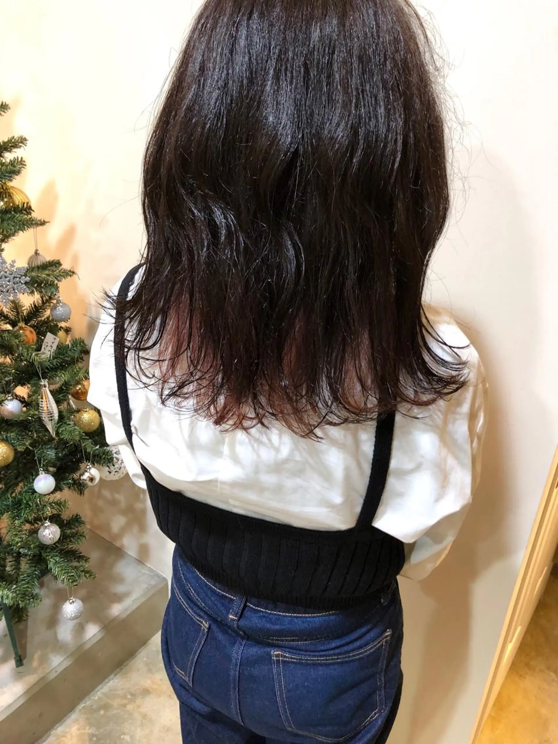 セミロング カラー MIOベージュカラー 柔らかいカラーのヘアスタイル