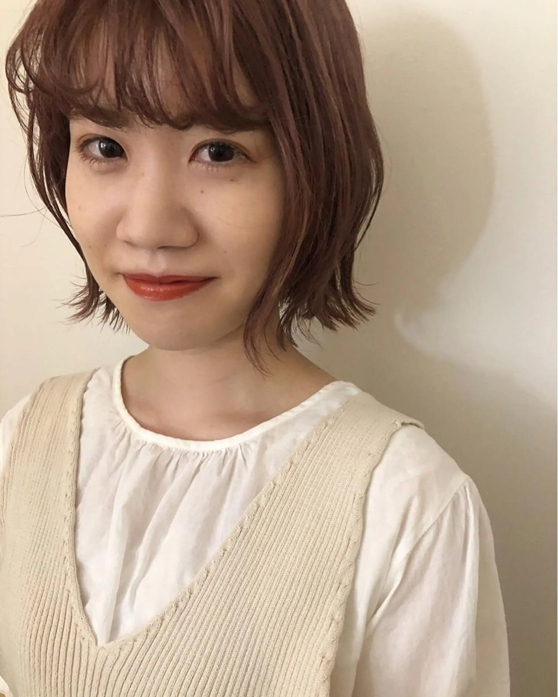 ミディアム カラー ボブ 外ハネヘア レイヤー/お顔まわり 暖色カラー🍑Amiのヘアスタイル