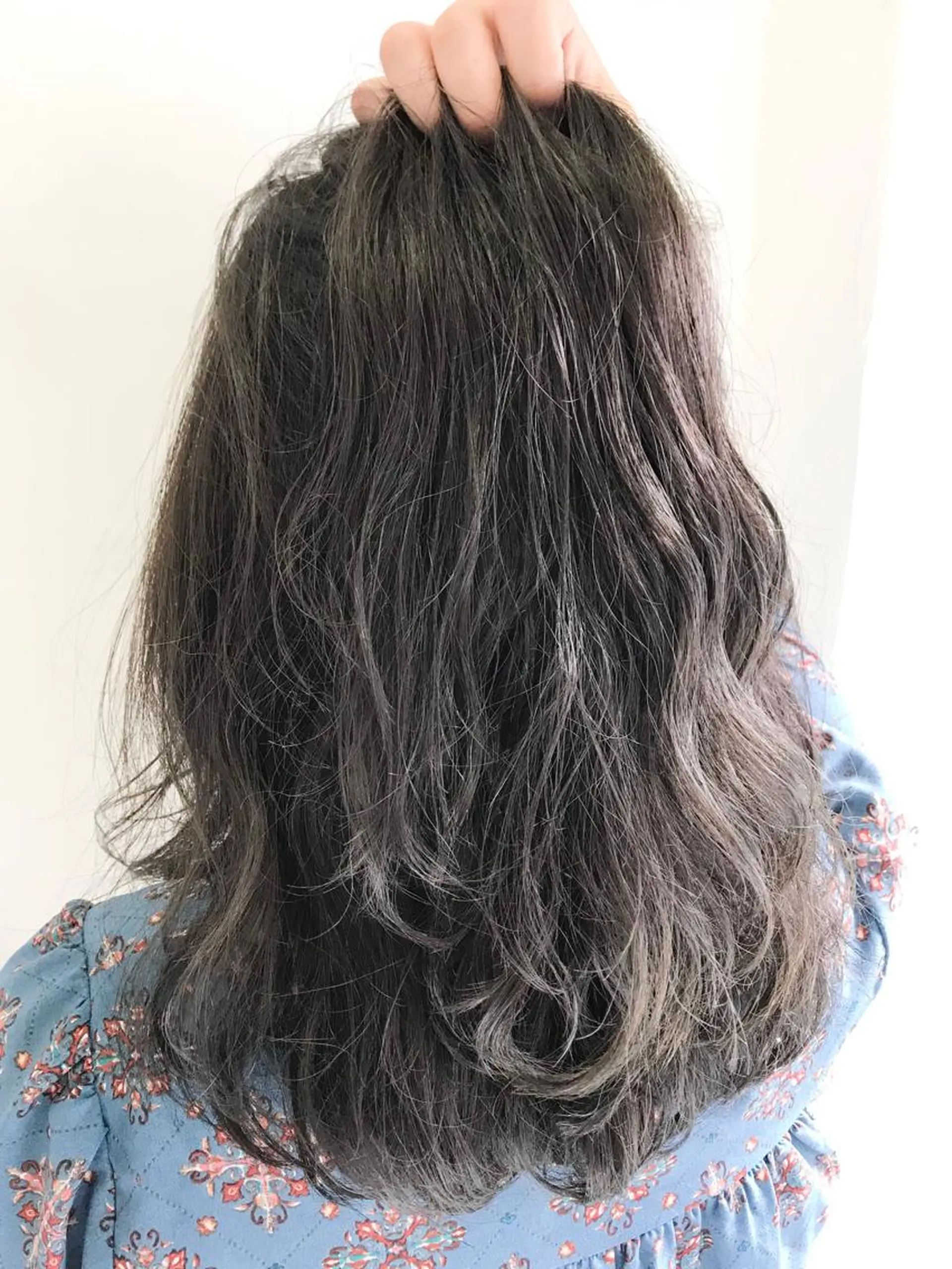 セミロング カラー ダークグレー ダークグレージュ グレージュ カット ヘアカラー 🌈限定価格🌈 鈴木　瑛輔のヘアスタイル