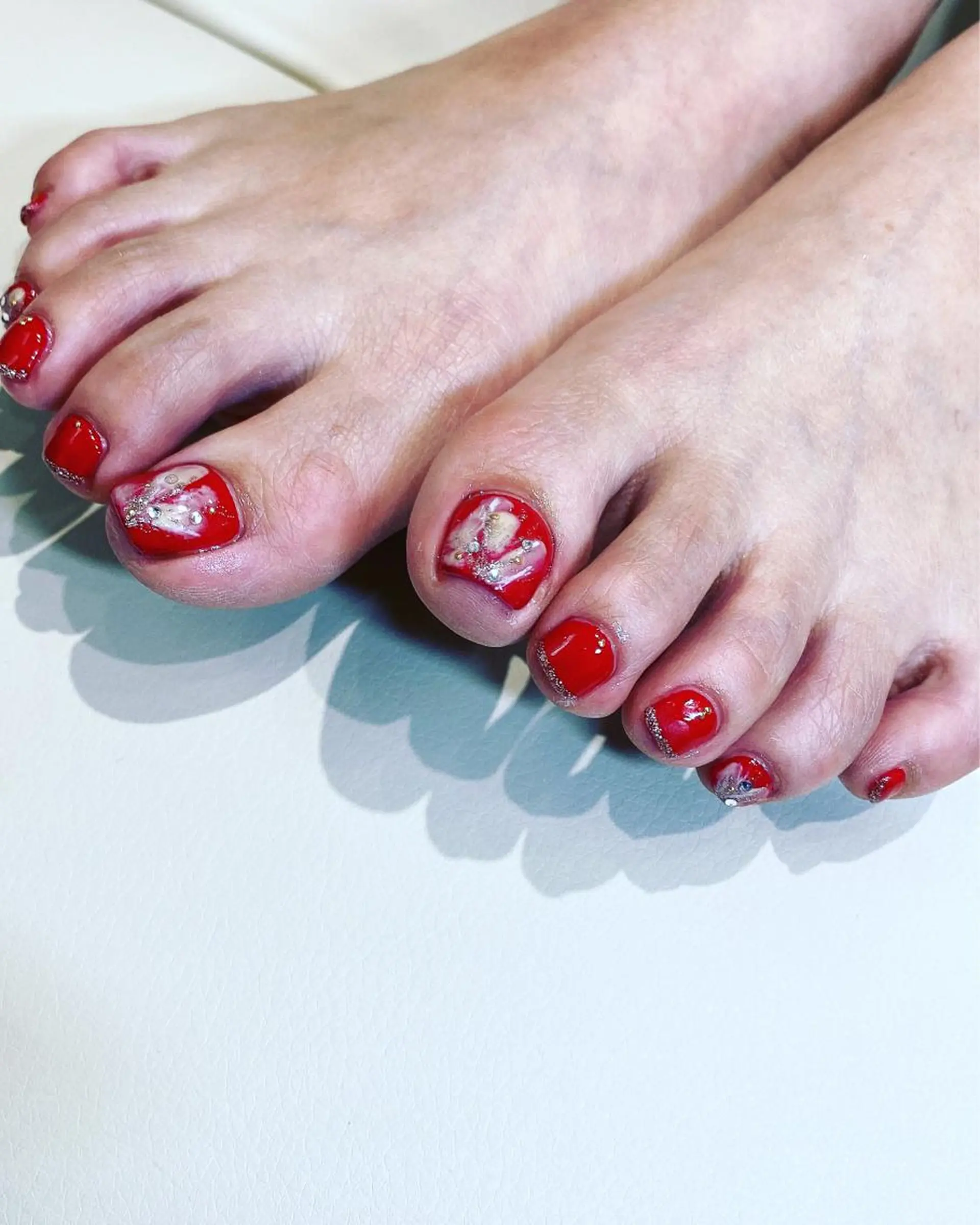 ネイル 赤色 nail salon  AlgeTy所属・✴︎:.｡. MAKI.｡.:✴︎のネイルデザイン