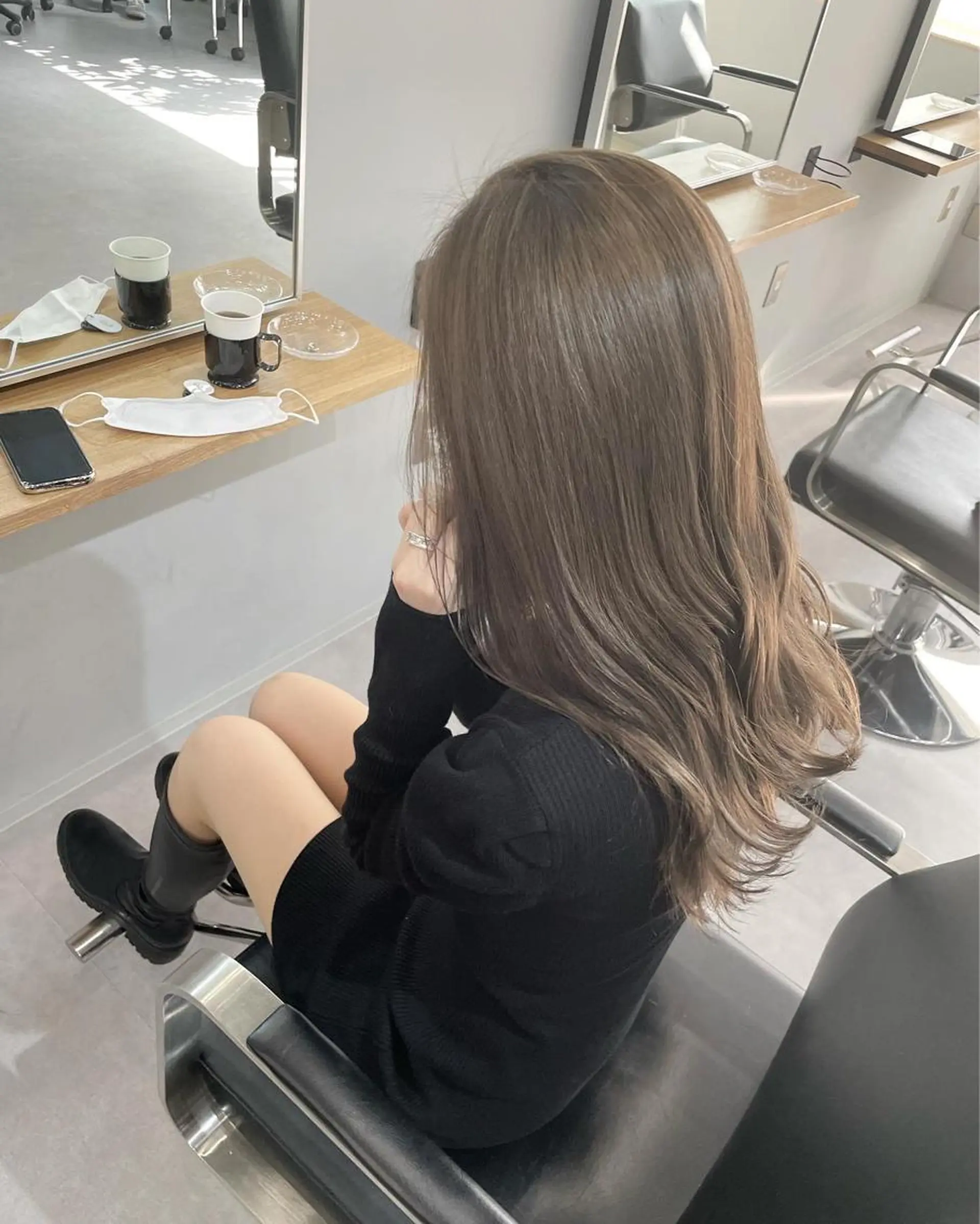 ロング ヘアカラー ミルクティーベージュ ❤︎レイヤー MIAのヘアスタイル