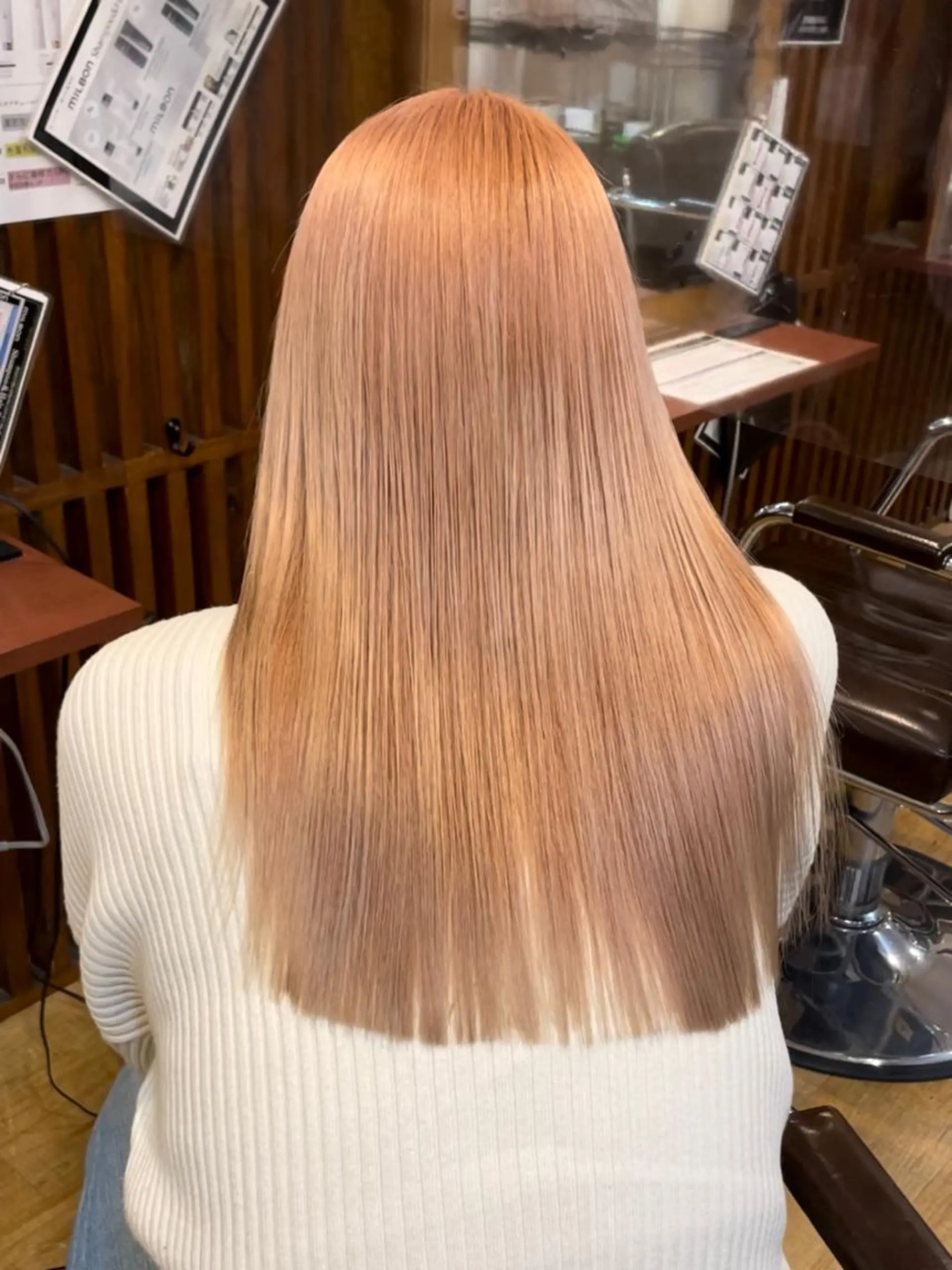 セミロング カラー ベージュカラー ブリーチ ミルクティーベージュ senjyu GINZA所属・バレイヤージュ/ハイ ライト/庄司鉄平のヘアスタイル