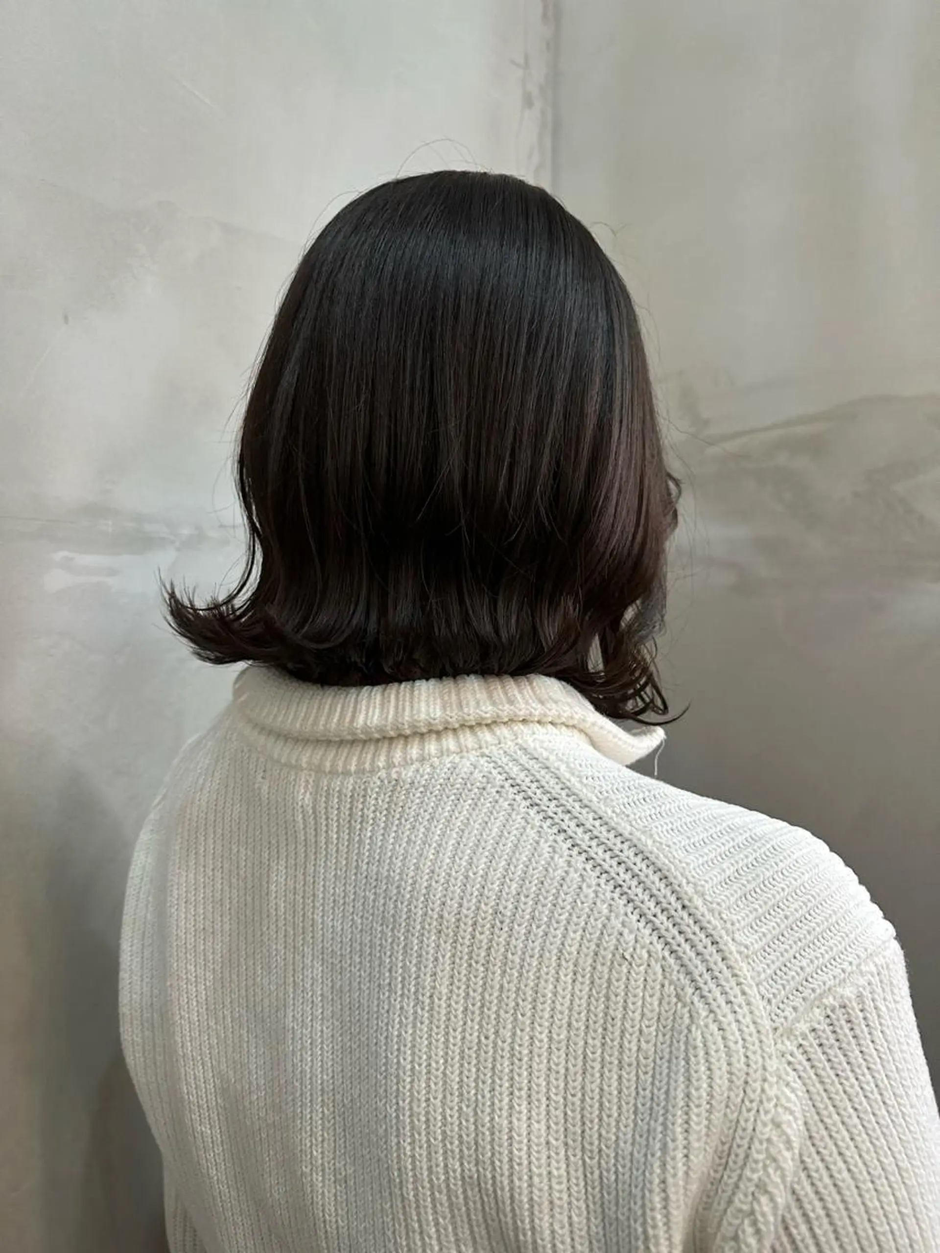 ミディアム カット 益 佑夏のヘアスタイル