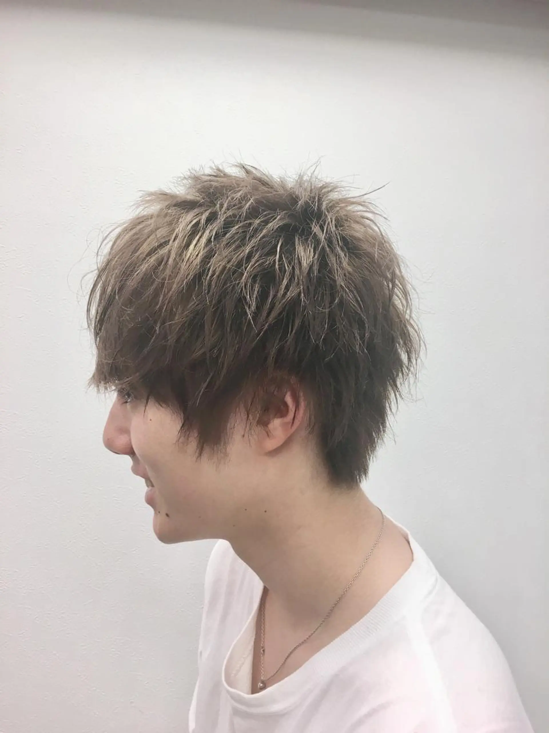 ミディアム カラー メンズ メンズブリーチ ベージュカラー ブリーチ グレージュ 前田賢生 ご新規様はNGのヘアスタイル