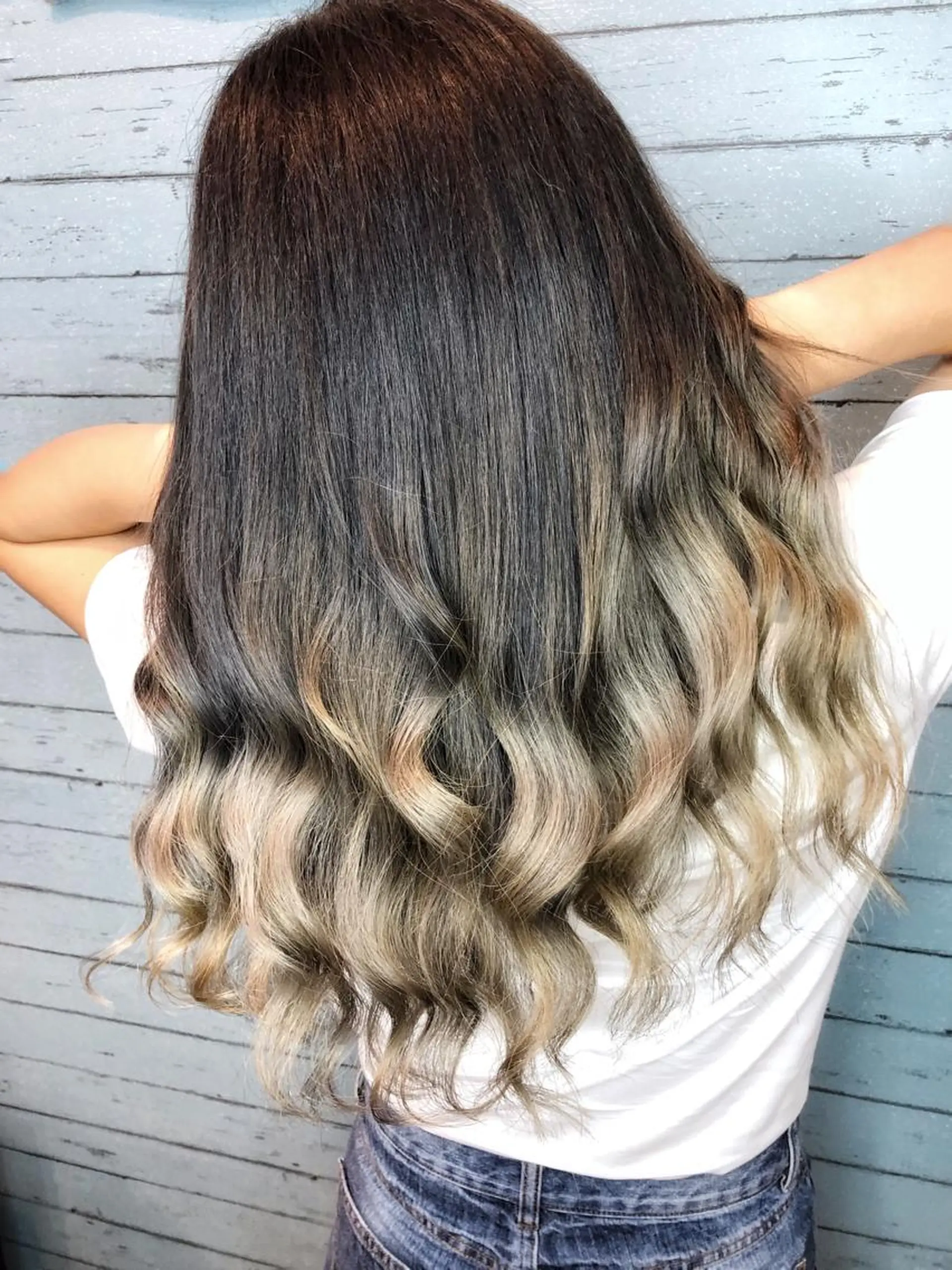 ミディアム シールエクステ アッシュ エクステ ハイライト LOCO/ Koukiのヘアスタイル