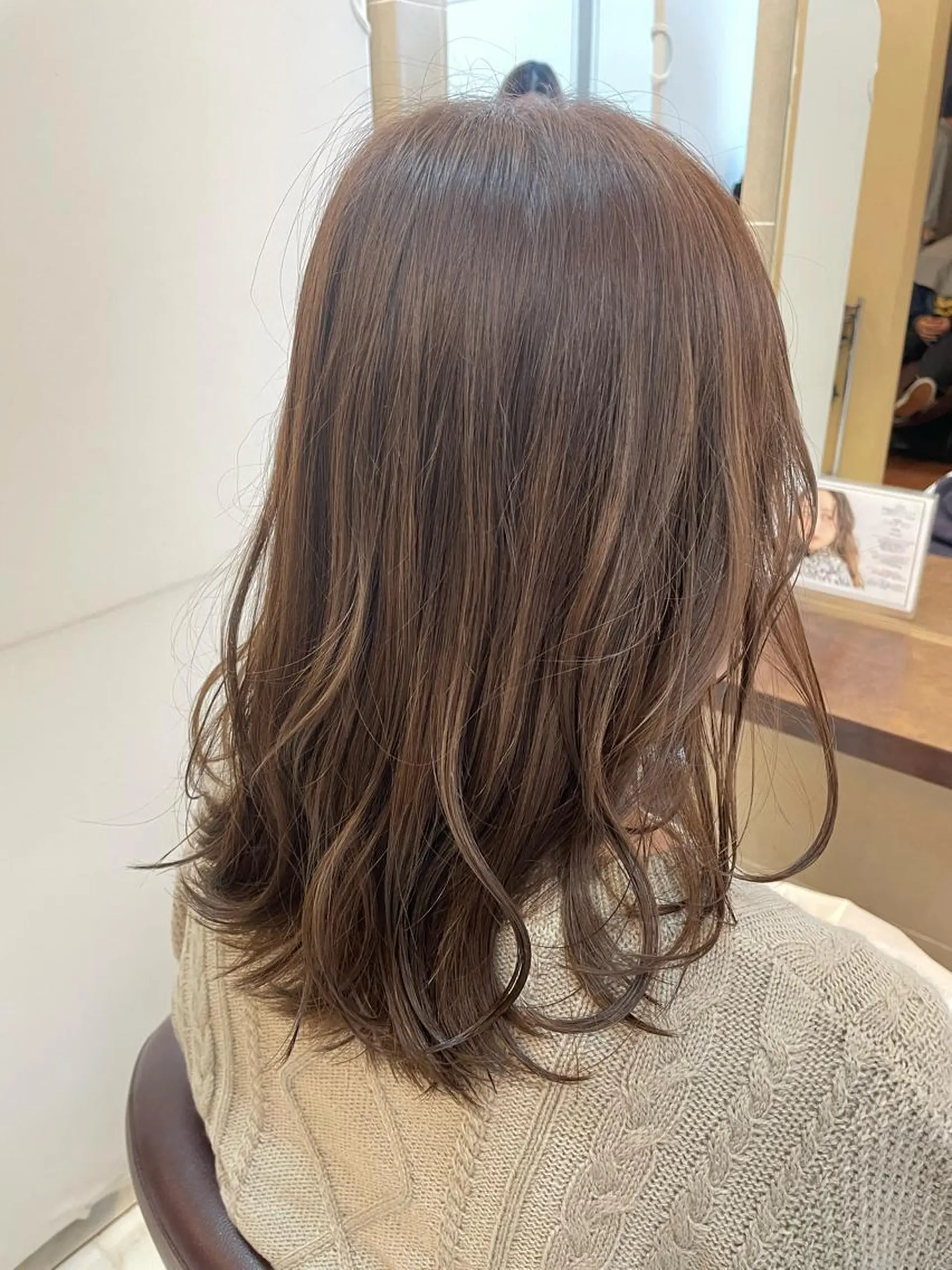 セミロング カラー ベージュカラー オリーブベージュ カット ヘアカラー 垢抜け透明感カラー 🌻篠崎梓🌻のヘアスタイル