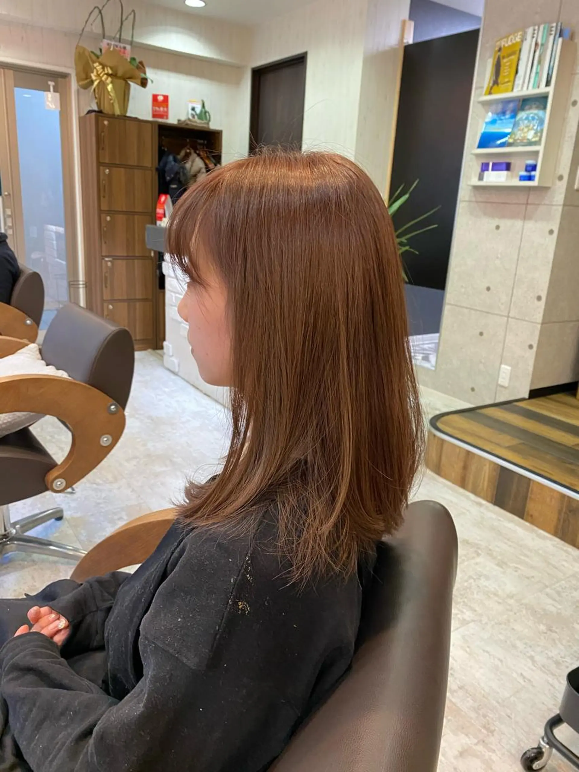 セミロング カラー 横浜／桜木町／艶髪 【Shin】亀井 真のヘアスタイル