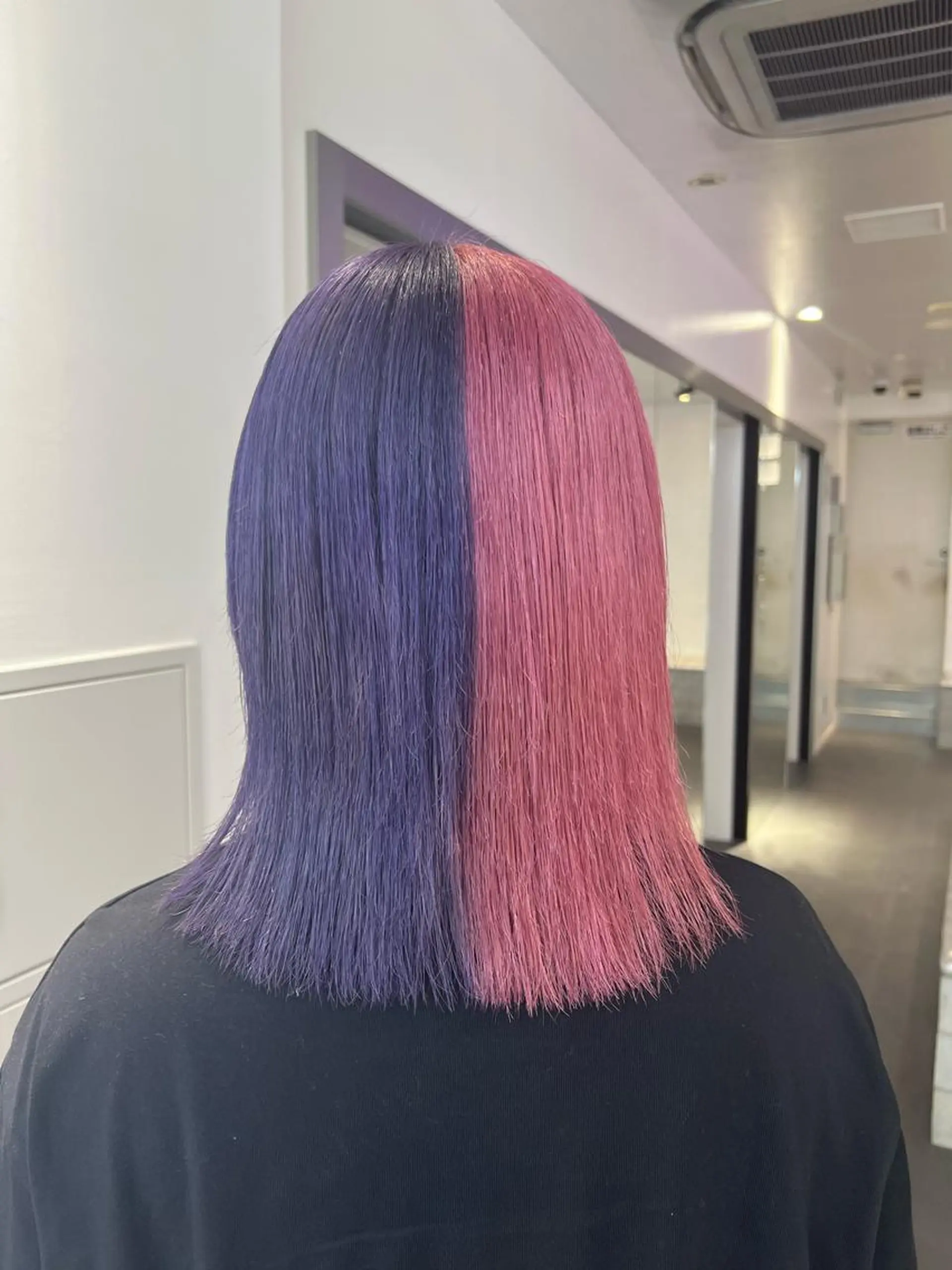 セミロング カラー デザインカラー ハイトーンカラー ツートーンカラー ヘアカラー トリートメント 🌼動き×透明感🩵 ハイトーン/ナナのヘアスタイル