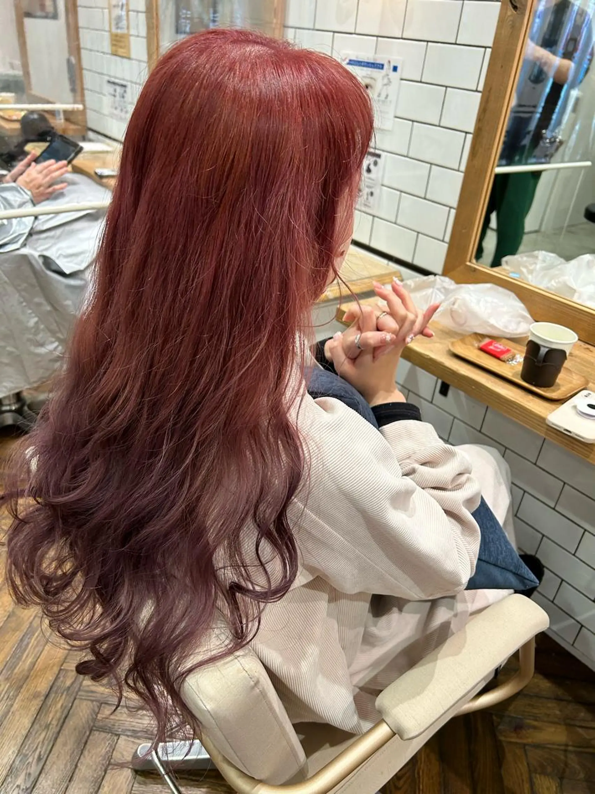 ミディアム Minami .のヘアスタイル