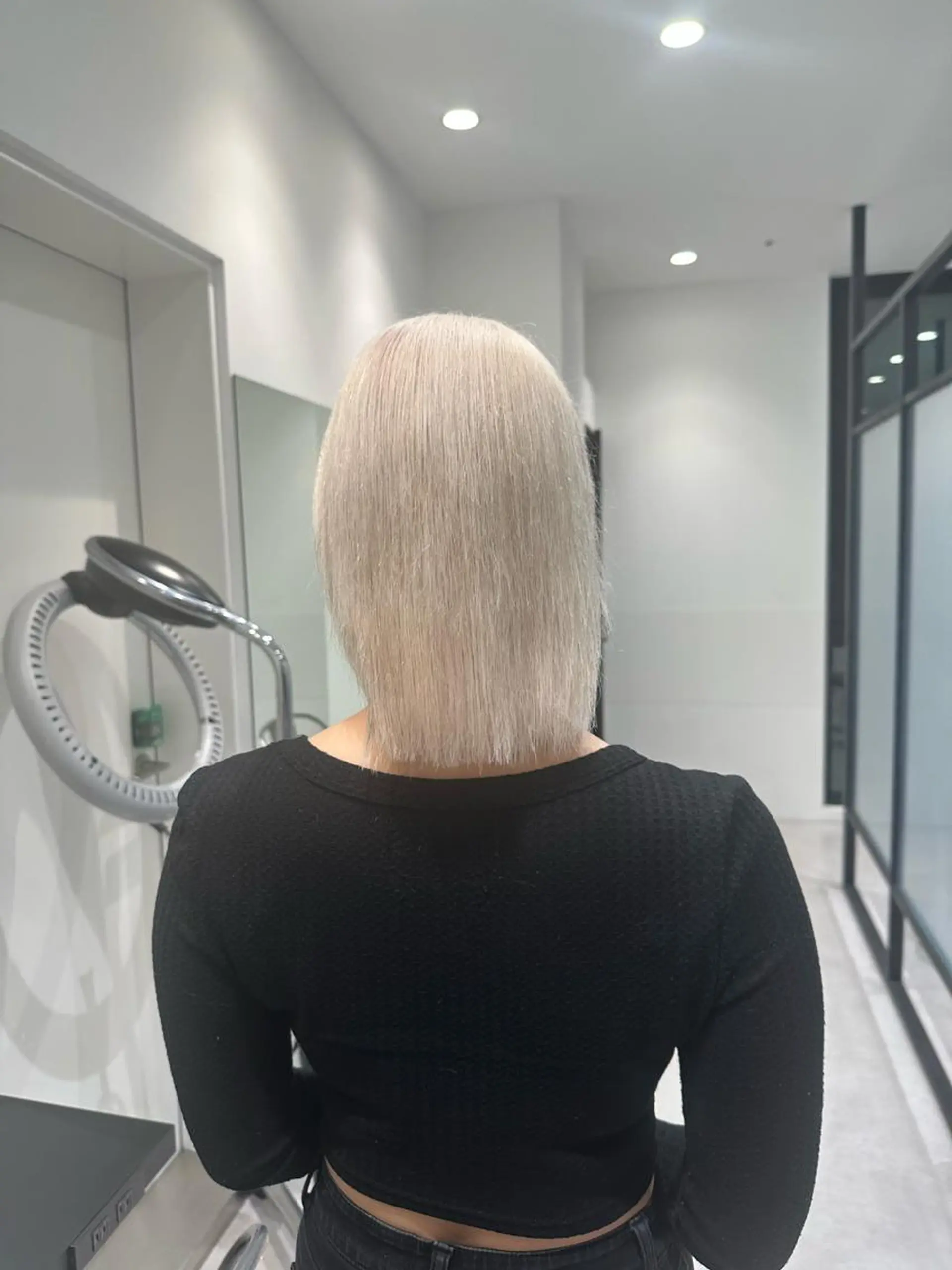 ミディアム カラー ヘアカラー トリートメント 鈴木/ミルクティー/ ブリーチ/ボブ/のヘアスタイル