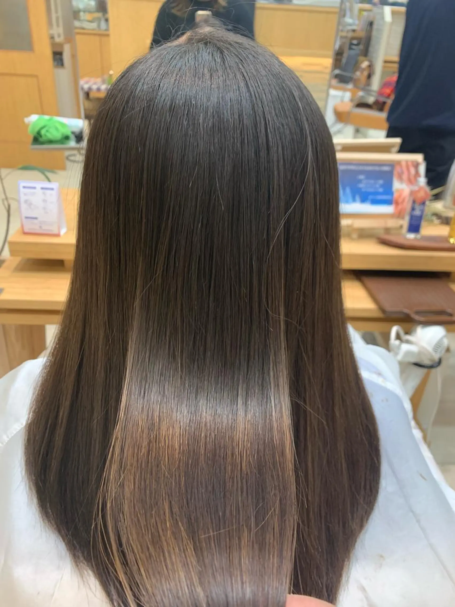セミロング パーマ K. SUZUKAのヘアスタイル