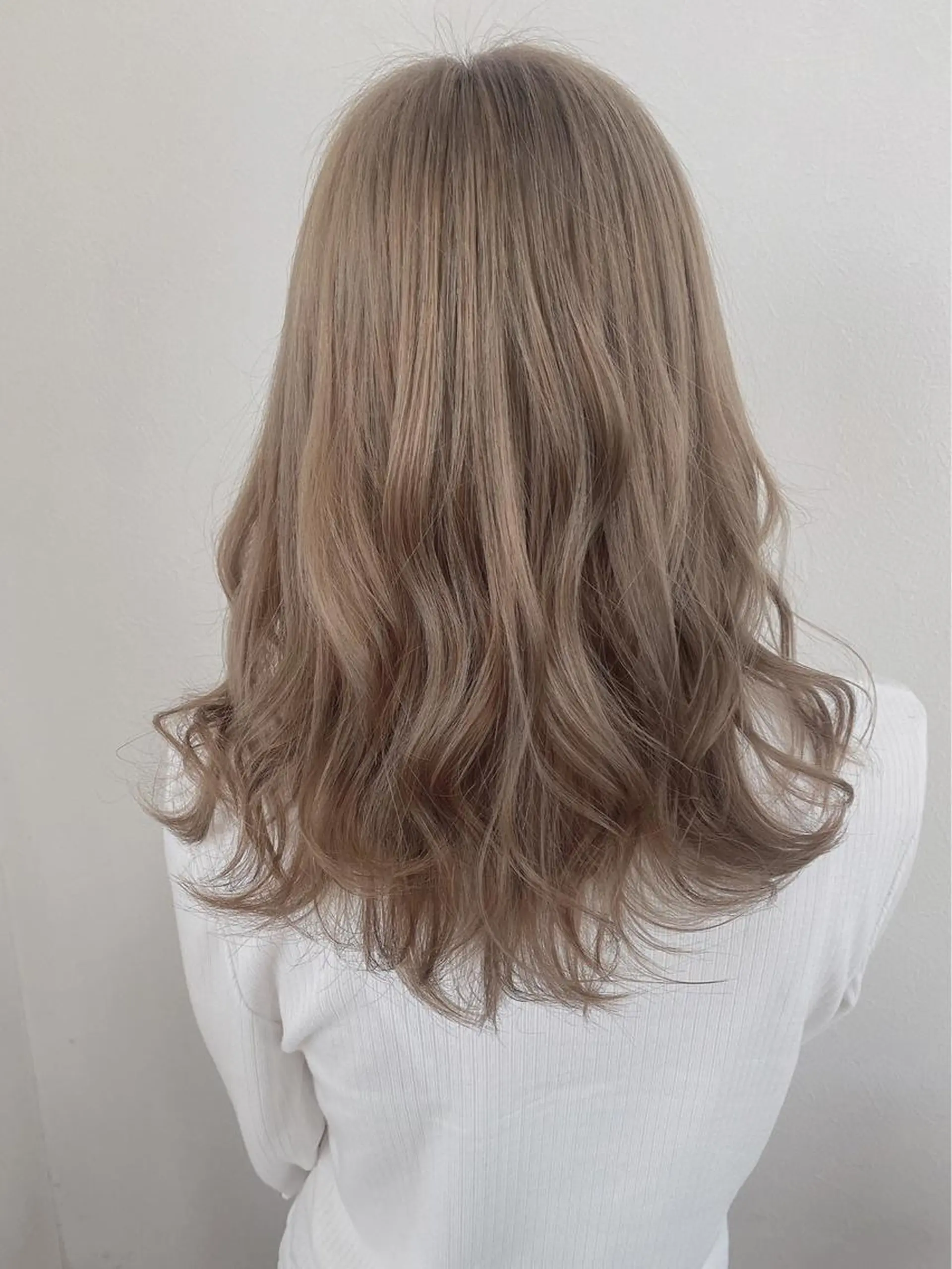 セミロング カット ヘアカラー 時末侑実 桜井駅のヘアスタイル