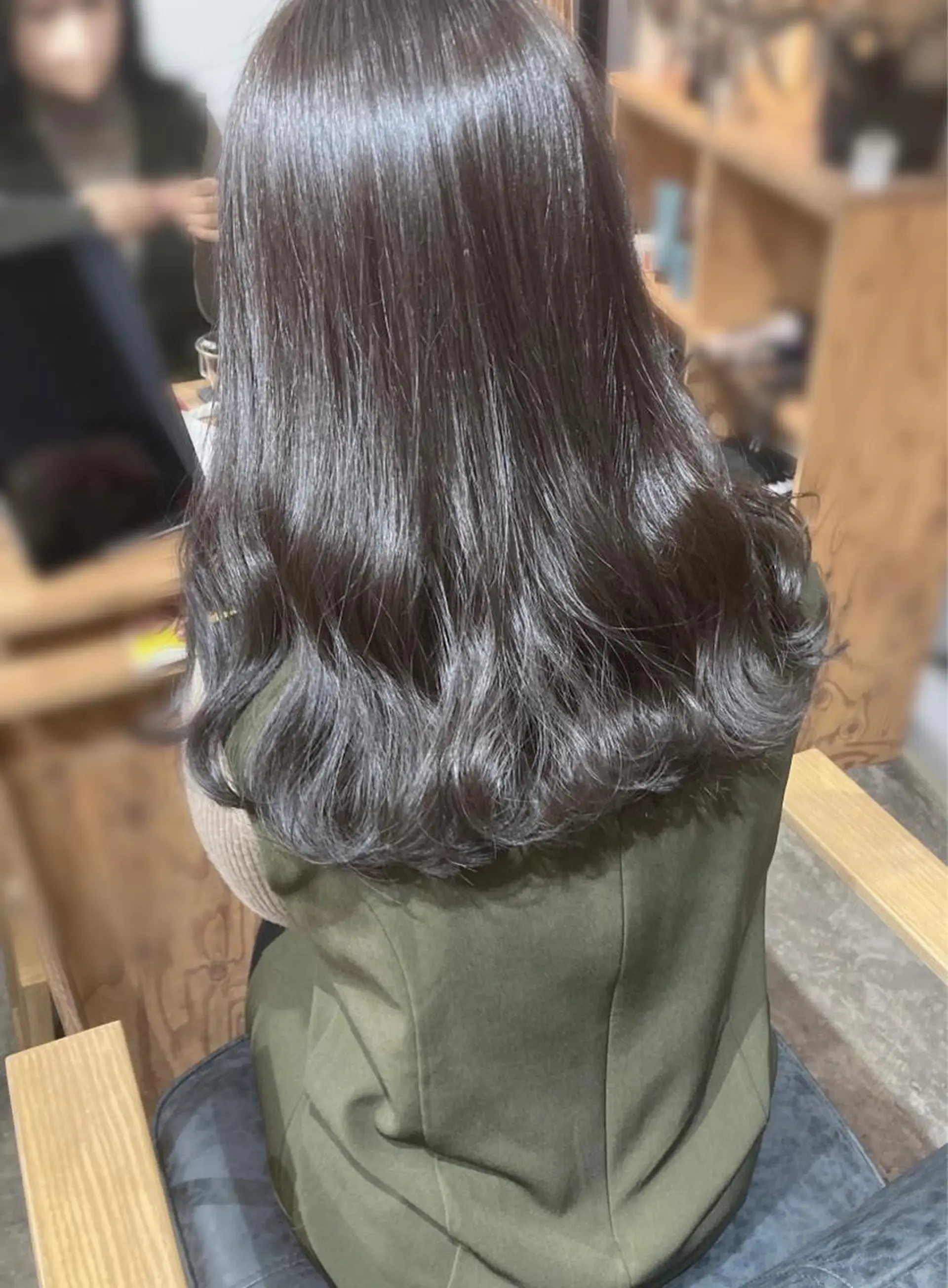 セミロング roka ノゾミのヘアスタイル