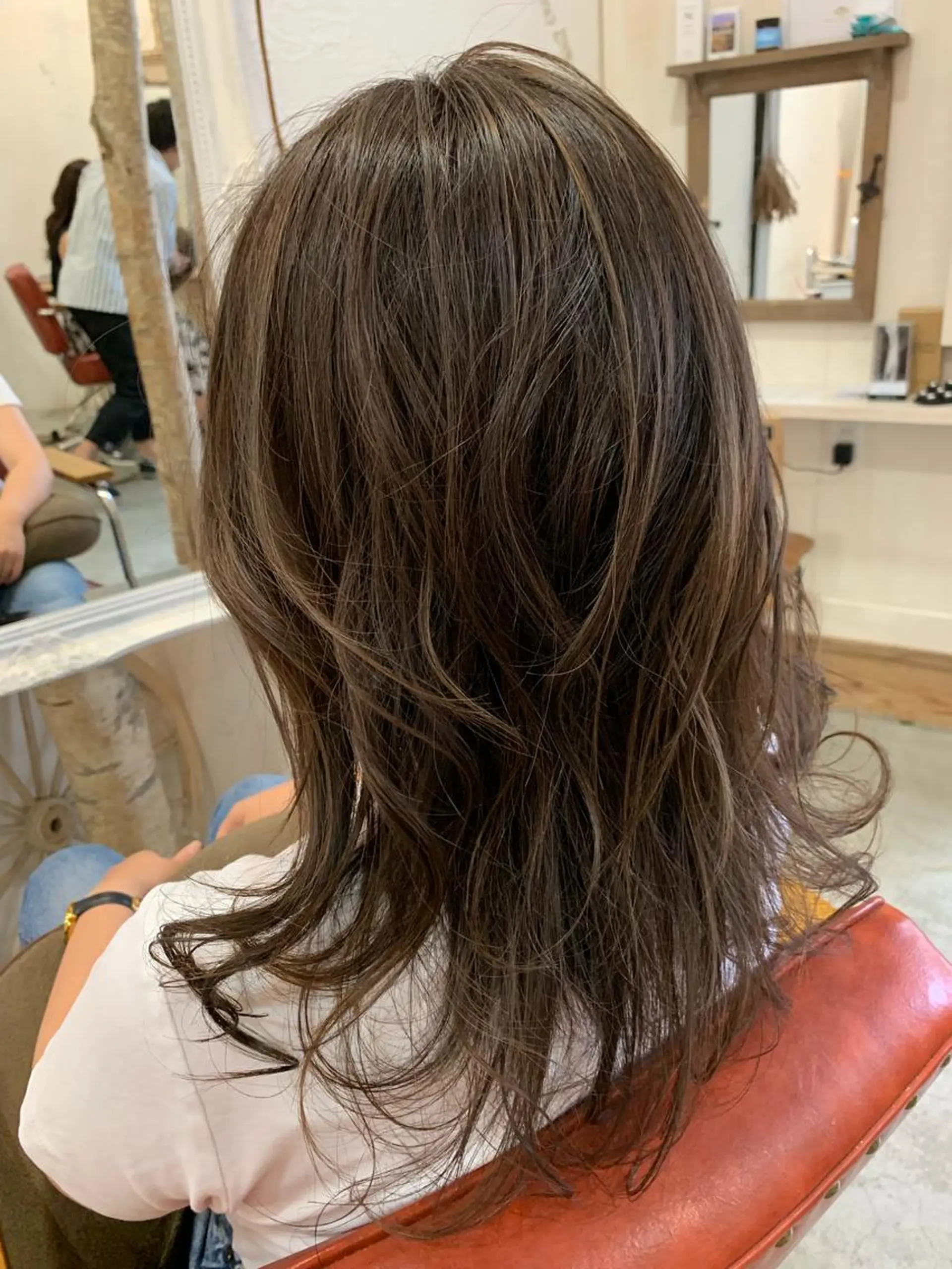 セミロング カラー fio マナミのヘアスタイル