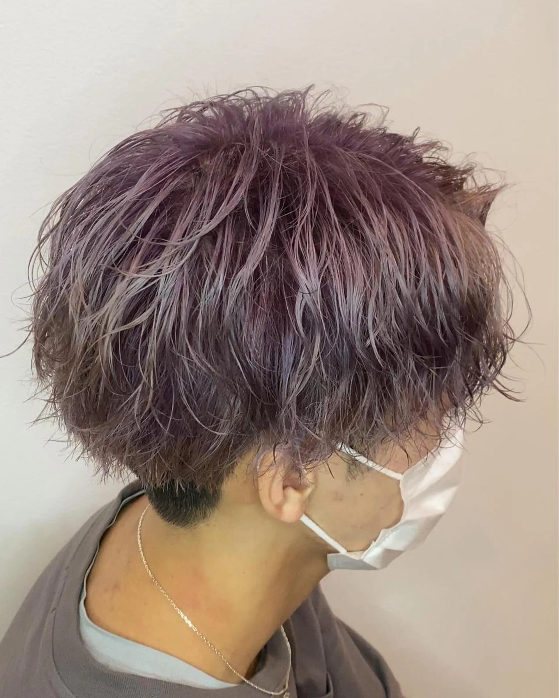 ショート カラー メンズ メンズブリーチ メンズハイトーン メンズウルフカット ブリーチ デザインカラー ヘアカラー トリートメント sunc所属・レイヤーカット ワンホンヘアそうたのヘアスタイル