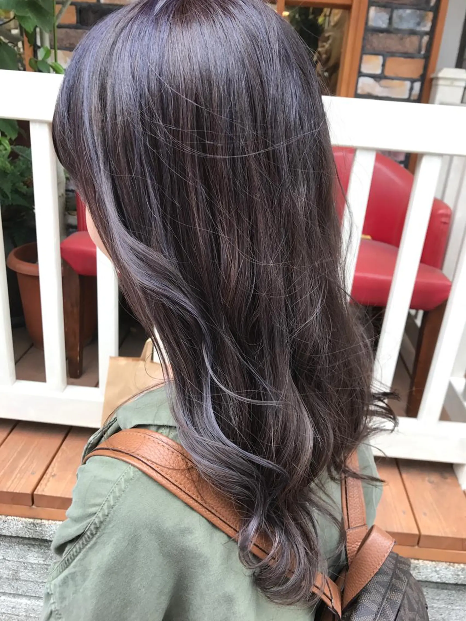 セミロング カラー ブリーチ ハイライトカラー ラベンダーカラー ラベンダーグレー ハイライト EMANON横浜所属・平尾 拓也のヘアスタイル