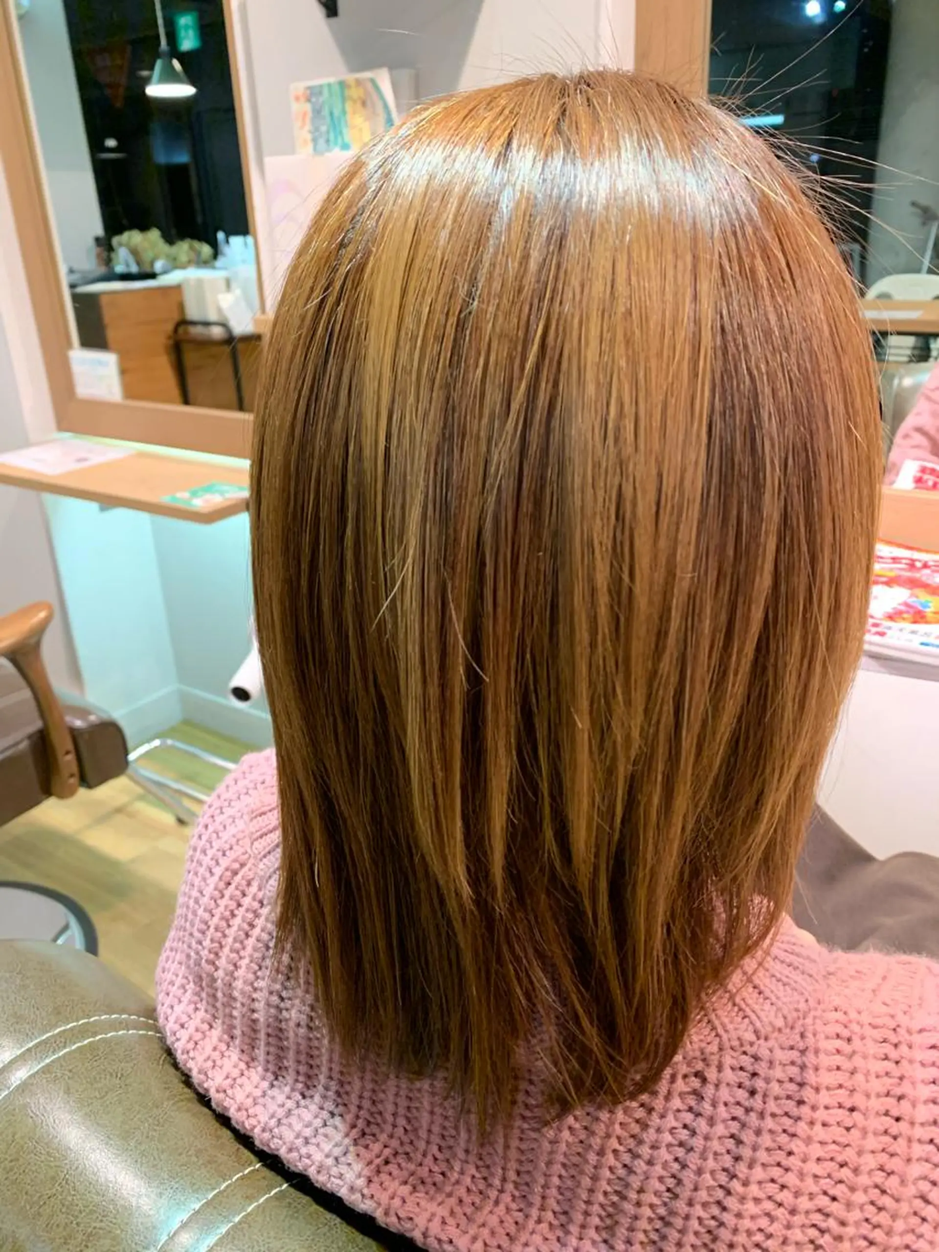 セミロング カラー 髪質改善 ツキダテ ユイのヘアスタイル