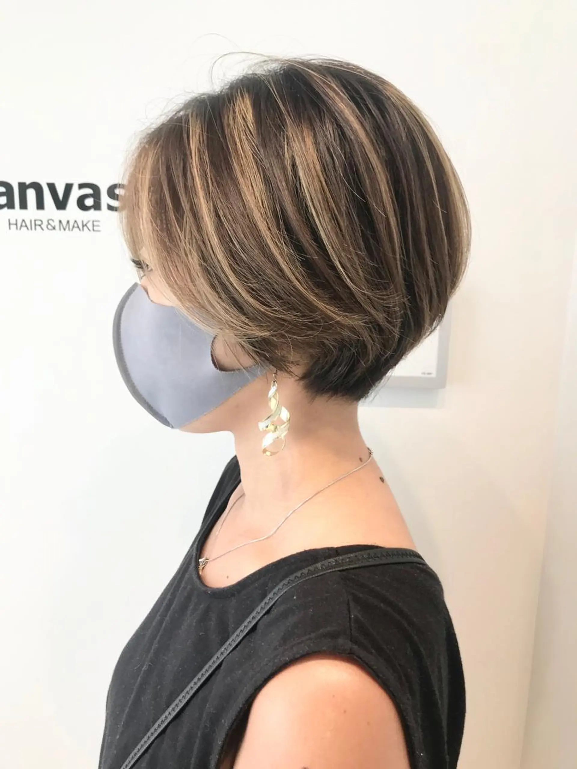 ショート カラー バレイヤージュ レイヤーカット ヘアカラー トリートメント ショートヘア💫 ハイトーン西田拓馬のヘアスタイル