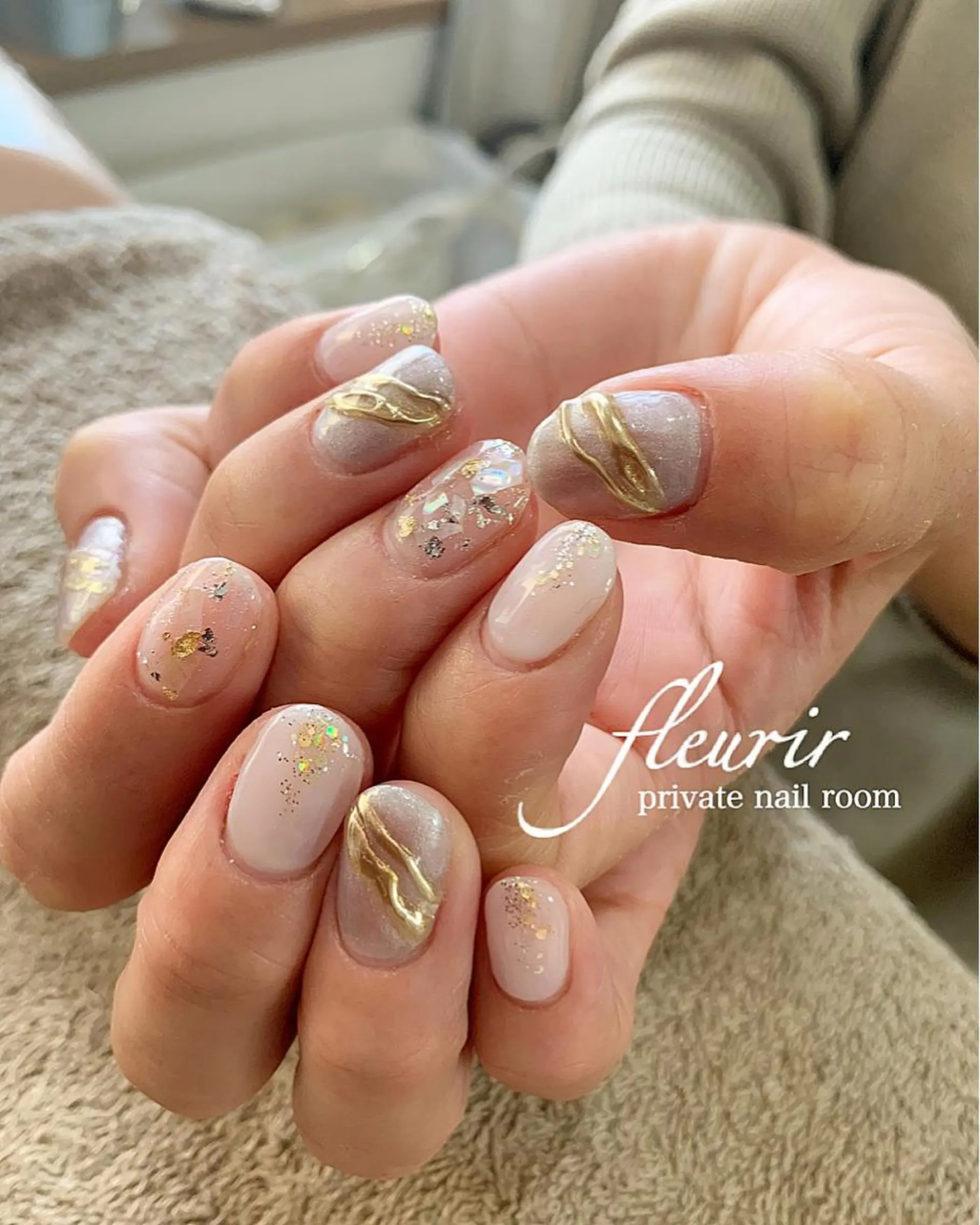 ネイル ゴールド ミラーネイル シルバー フルリール 【プライベートサロンのネイルデザイン