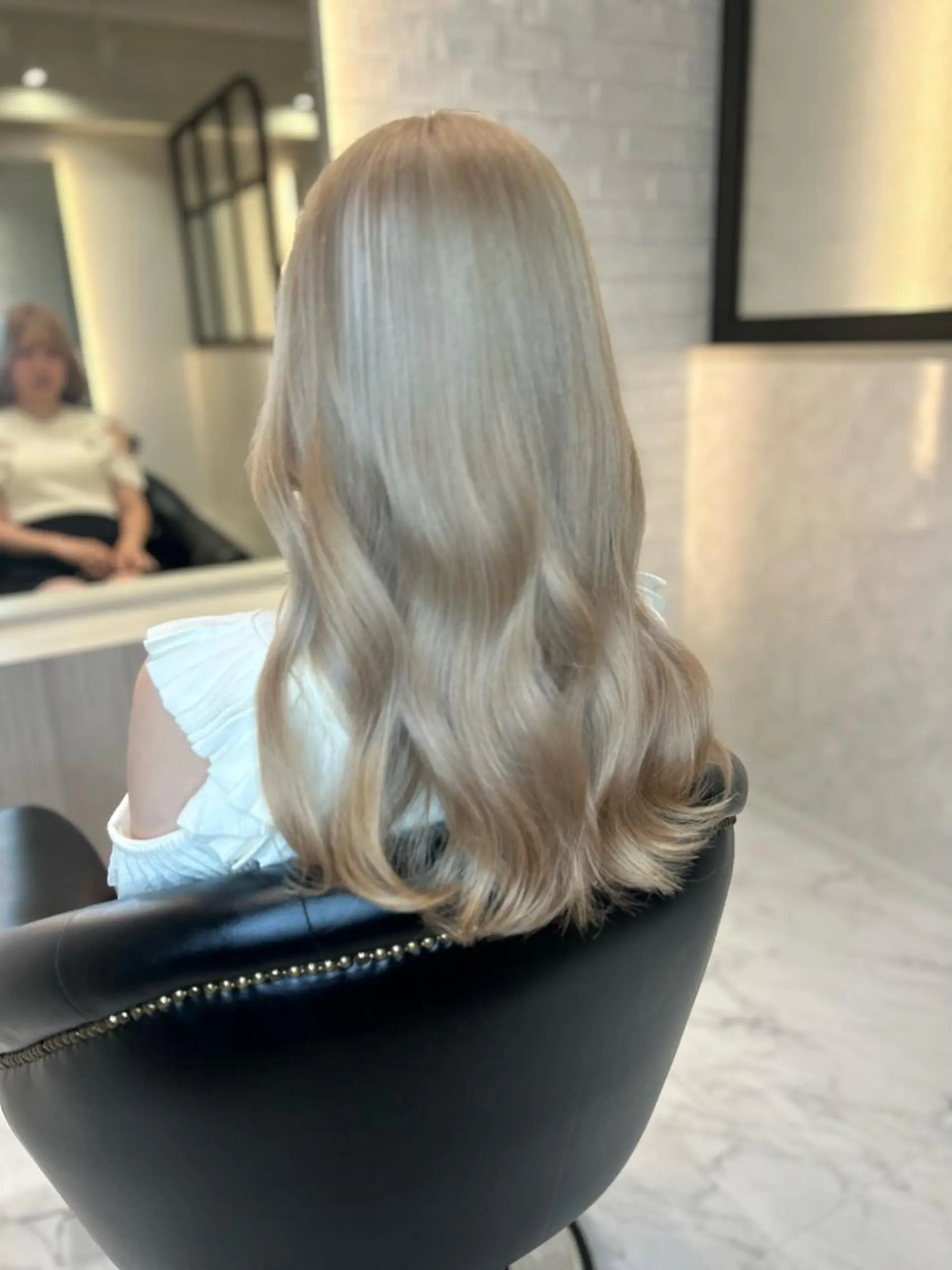 ロング カラー ヘアカラー トリートメント &chaLme   心斎橋所属・emi/髪質改善/ 韓国風/艶カラーのヘアスタイル