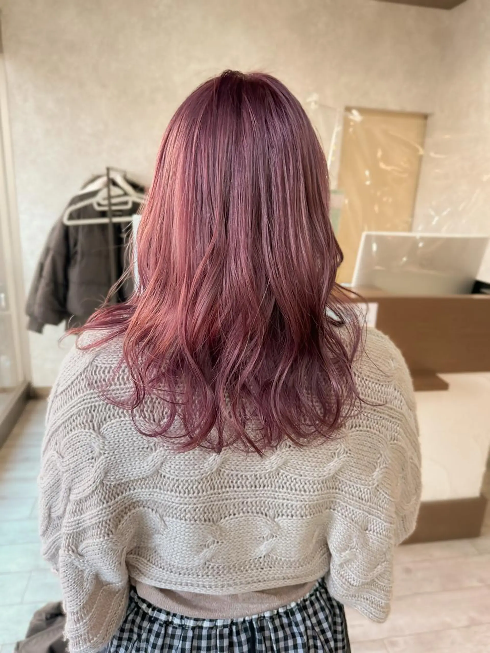 ミディアム カラー ベージュカラー ブリーチ ラベンダーカラー ピンクカラー ピンクベージュ 高橋 みく/ minim 暖色のヘアスタイル