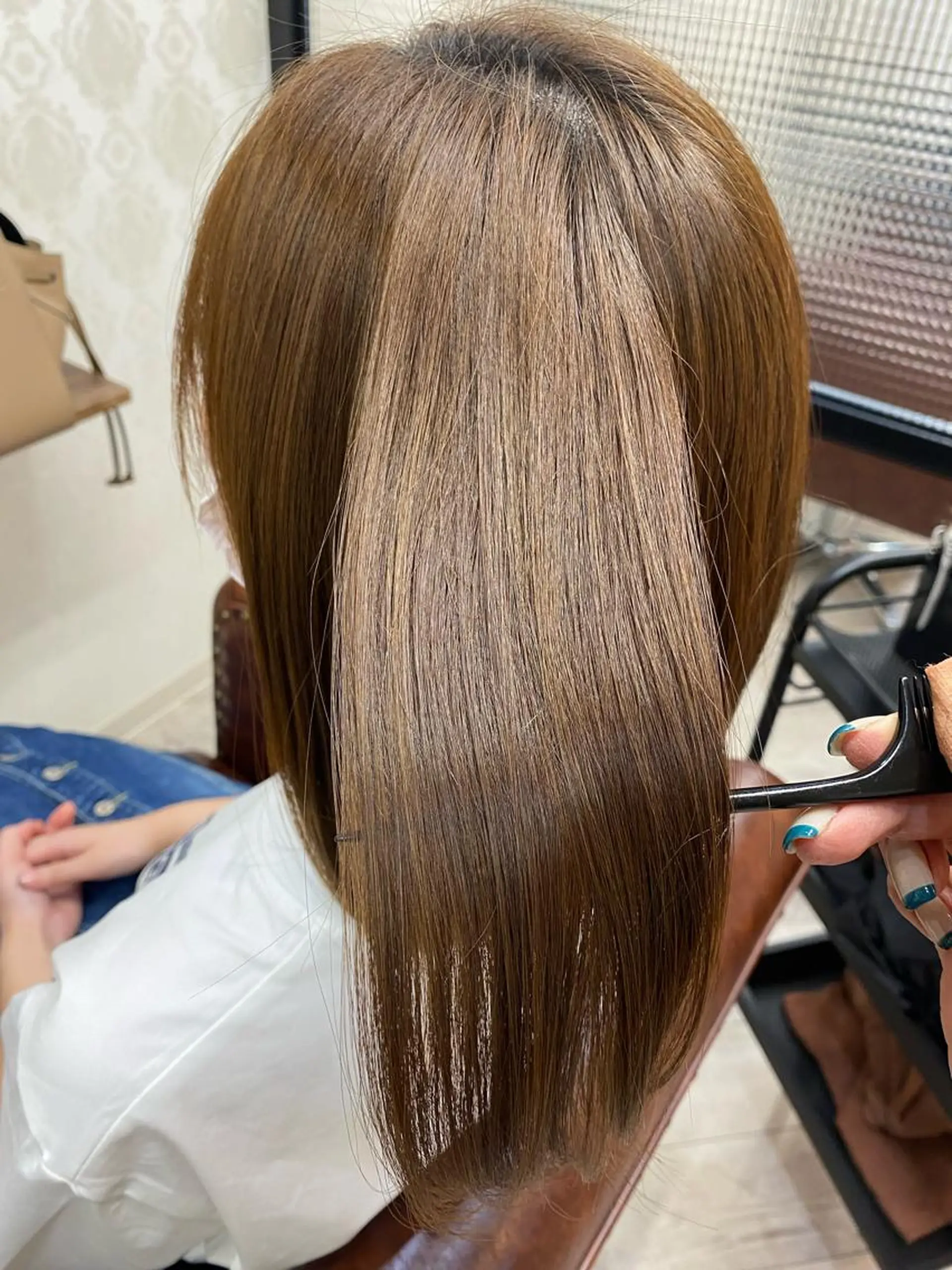 ミディアム カット 縮毛矯正 ココロ☀️ CLUTCH天王寺店のヘアスタイル